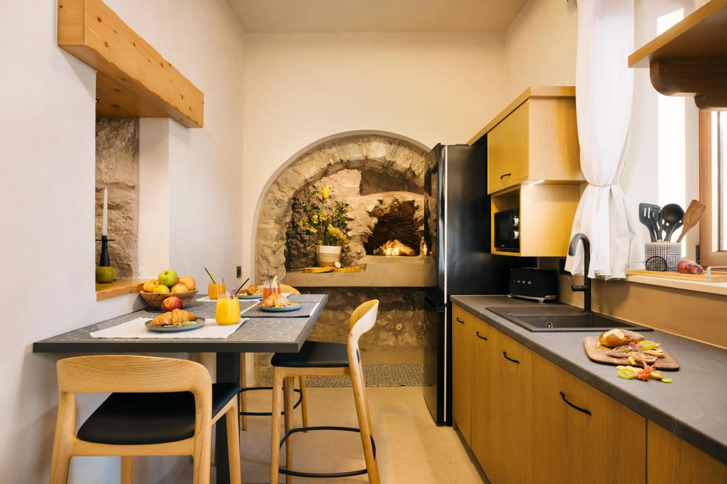 Coffee/tea facilities in Mirthea Suites