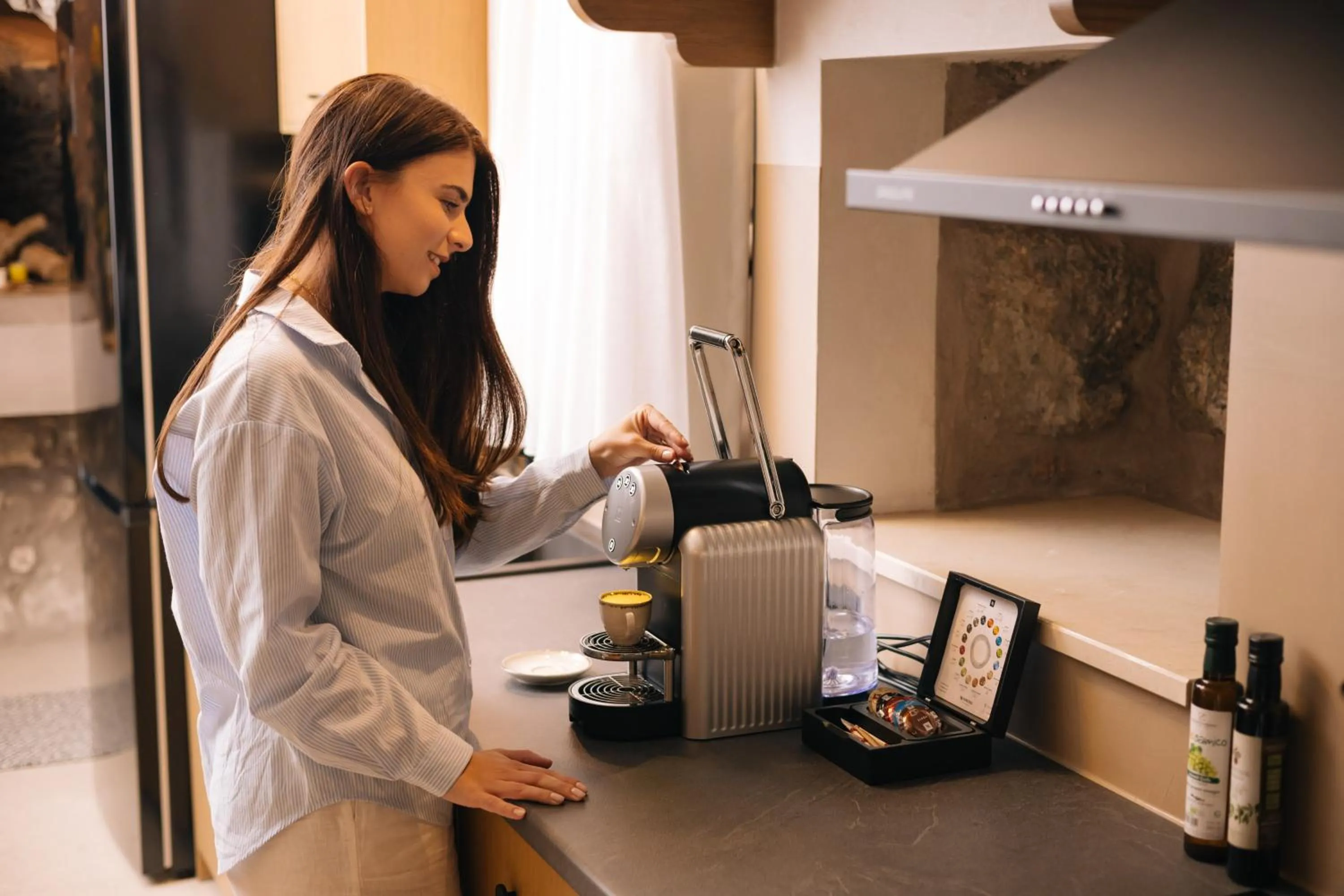 Coffee/tea facilities in Mirthea Suites