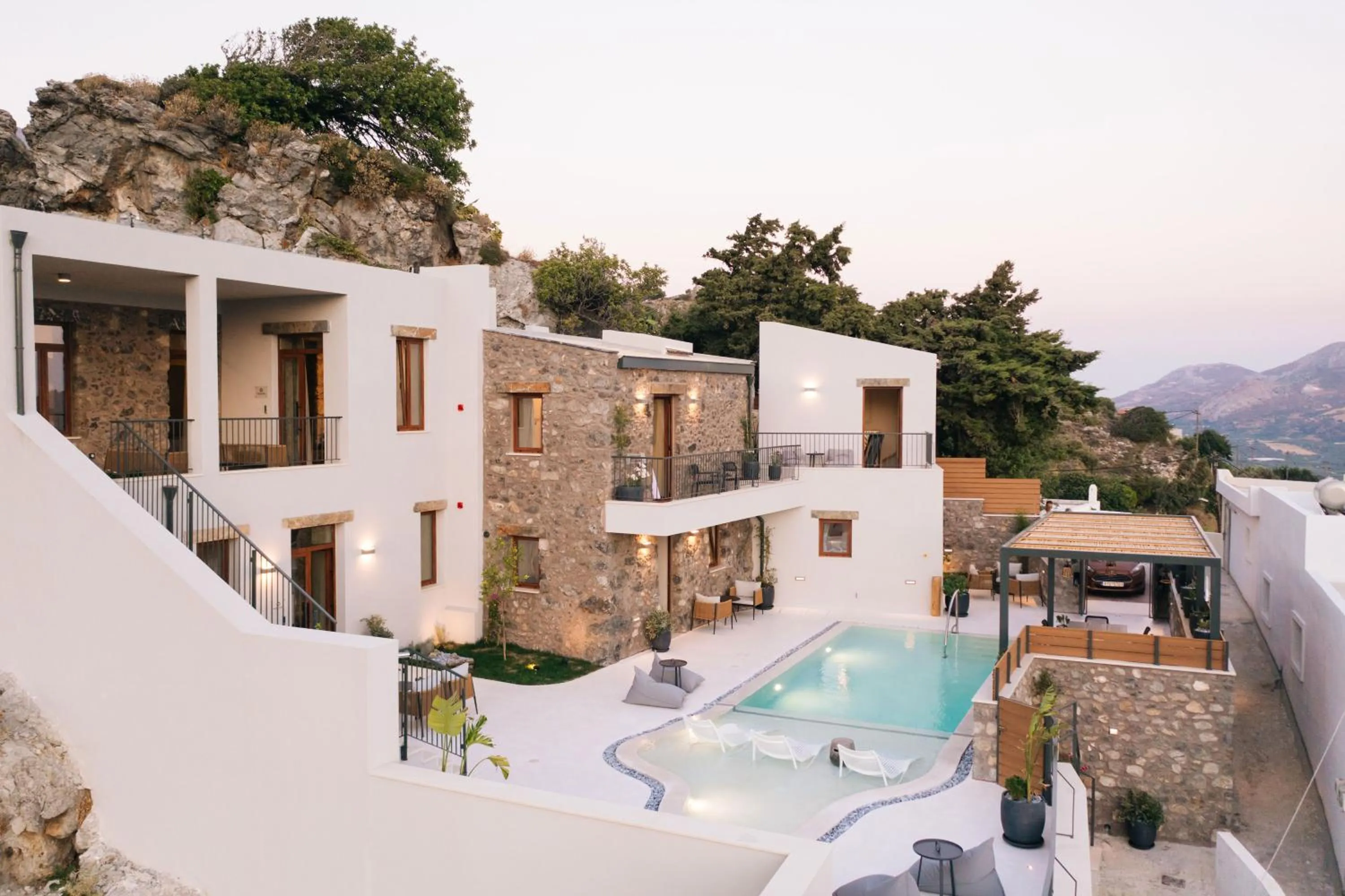 Property building in Mirthea Suites