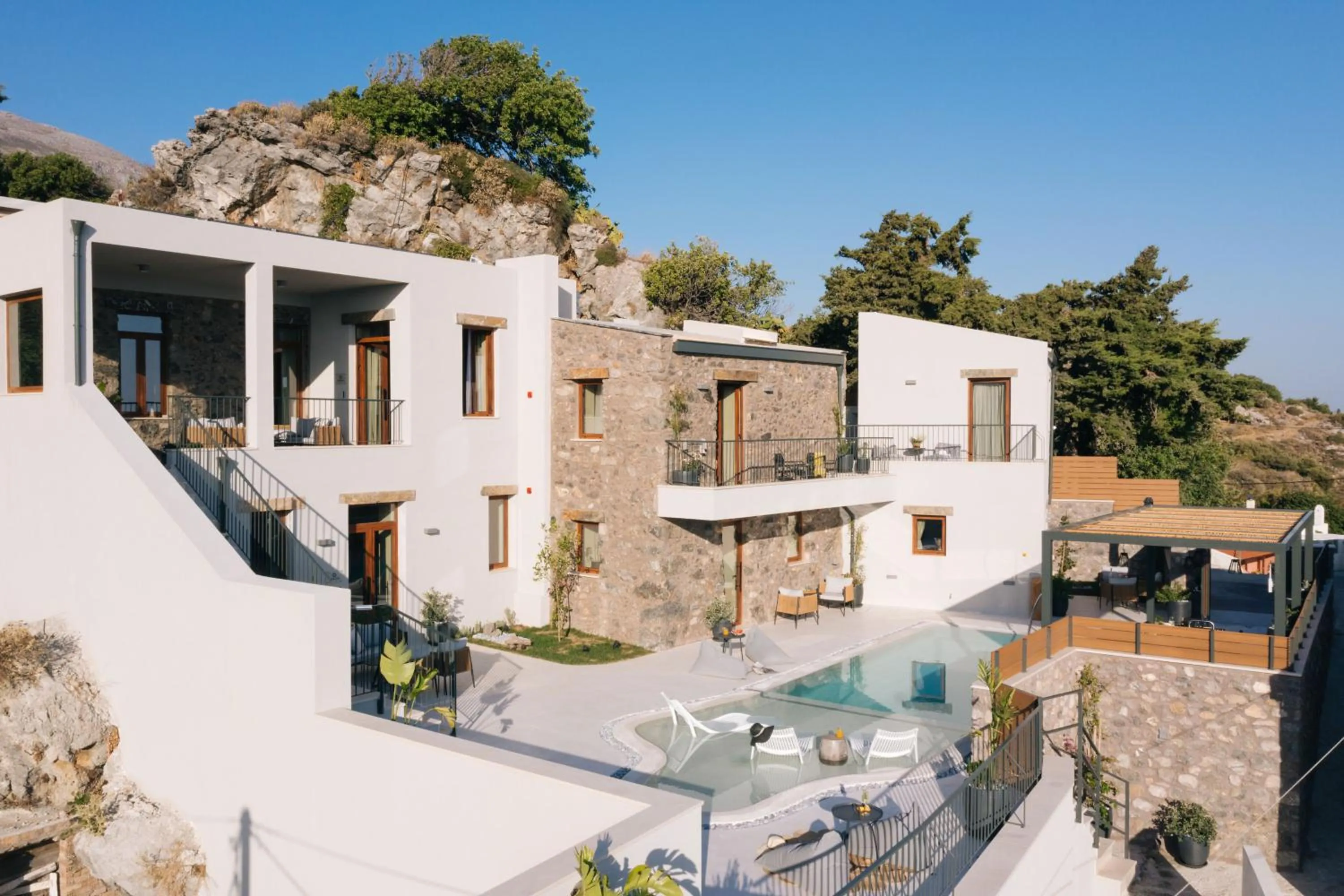 Property building in Mirthea Suites