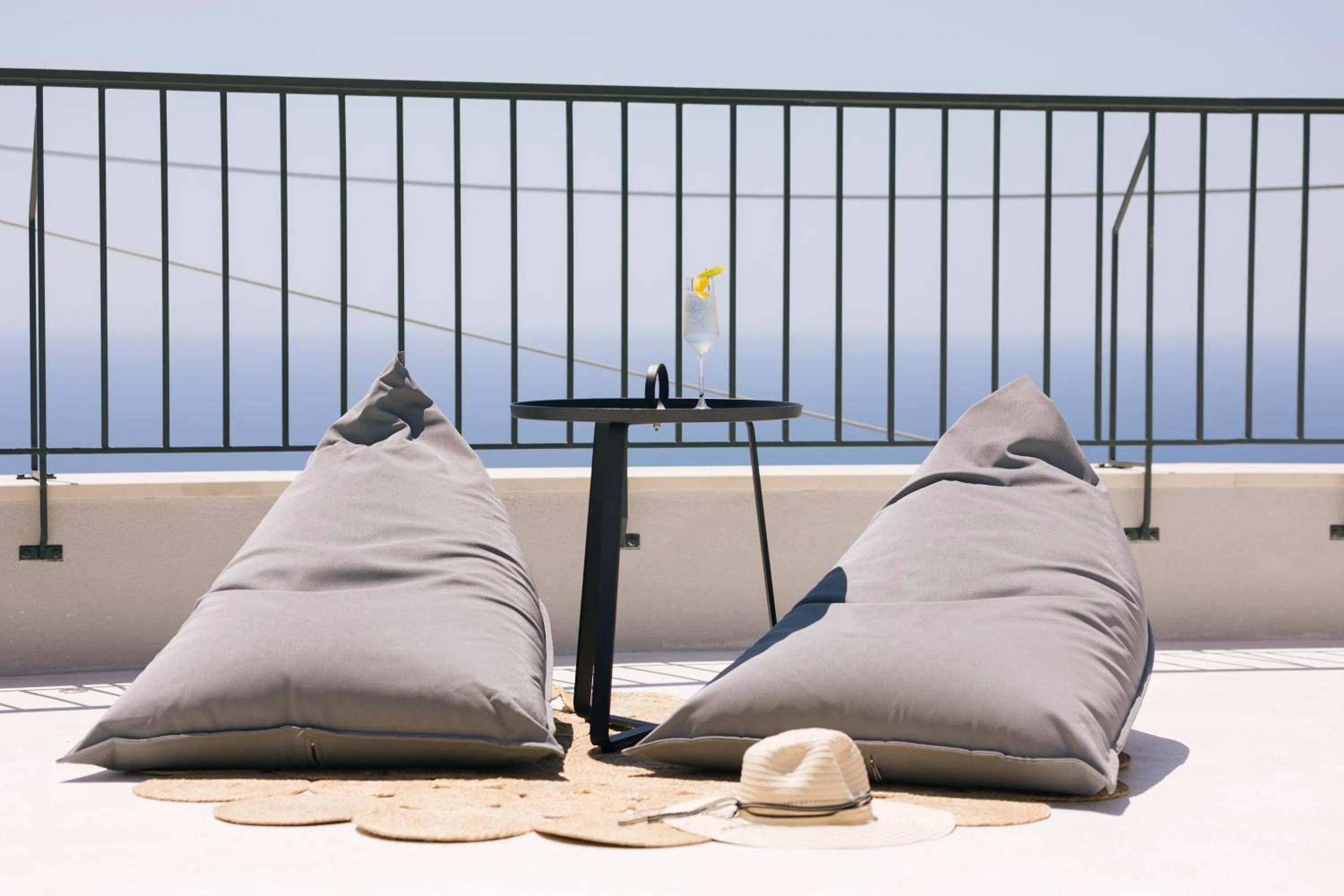 Balcony/Terrace, Bed in Mirthea Suites