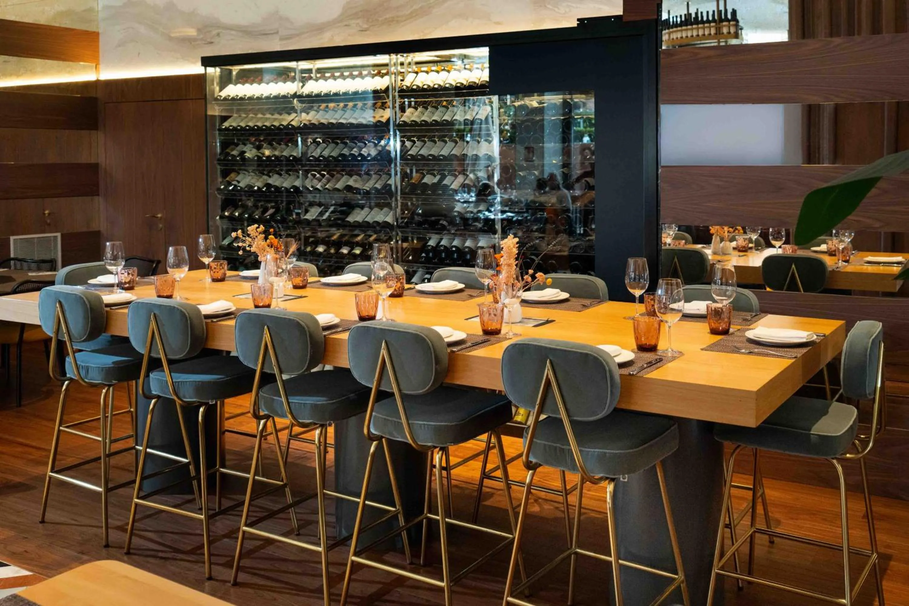 Restaurant/places to eat in Hotel Pinar Plaza