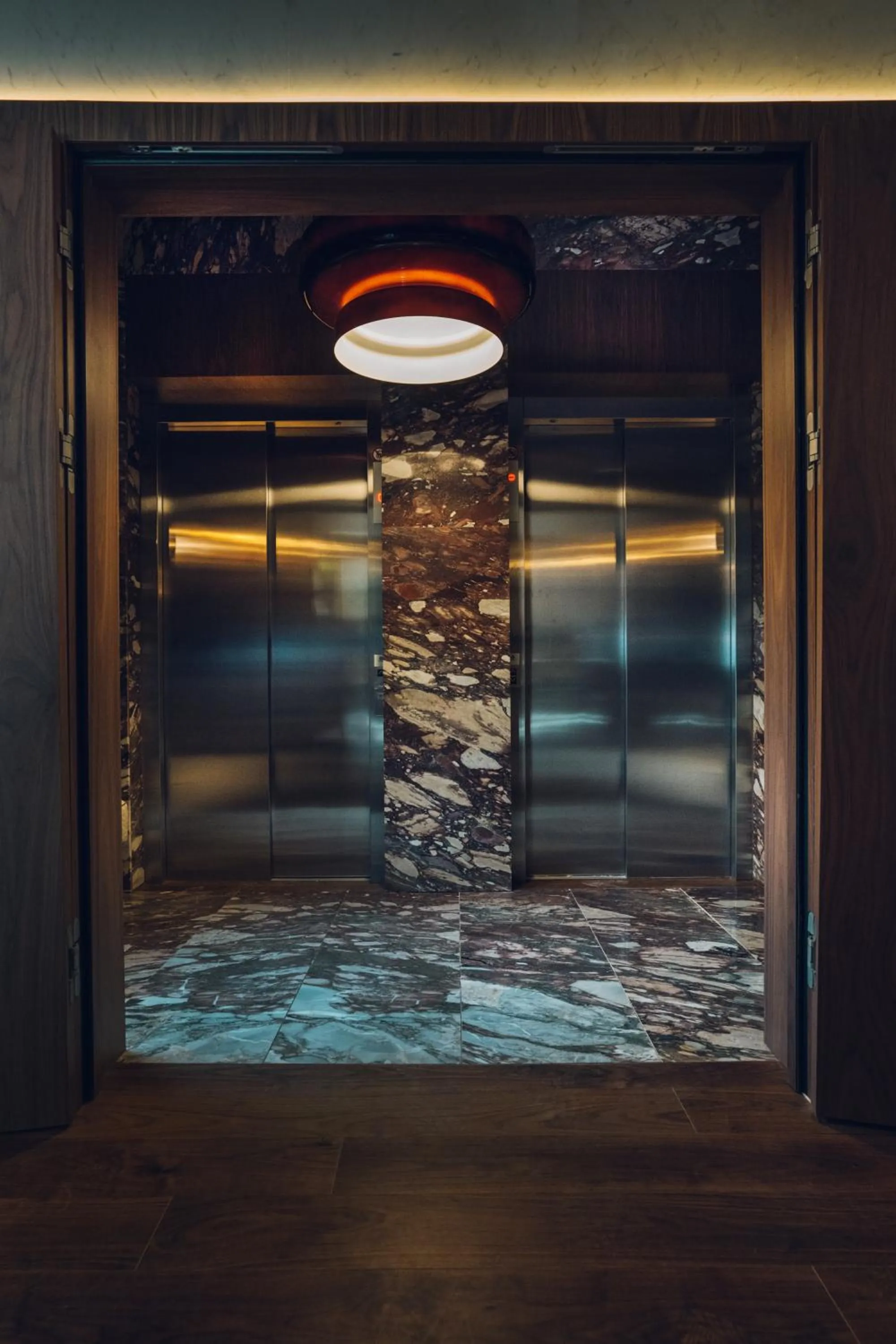 elevator in Hotel Pinar Plaza