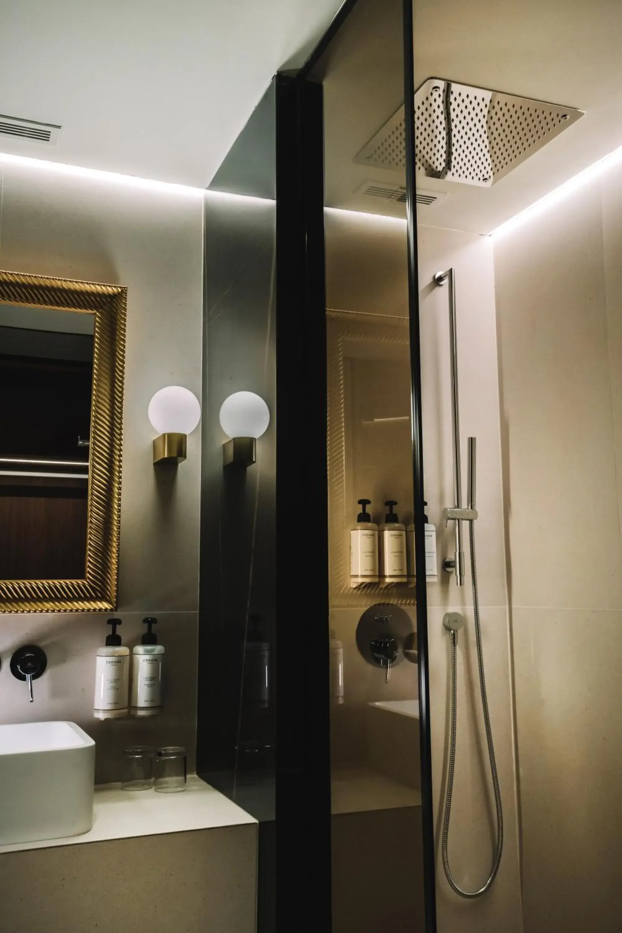 Standard Twin Room in Hotel Pinar Plaza Standard Twin Room in Hotel Pinar Plaza