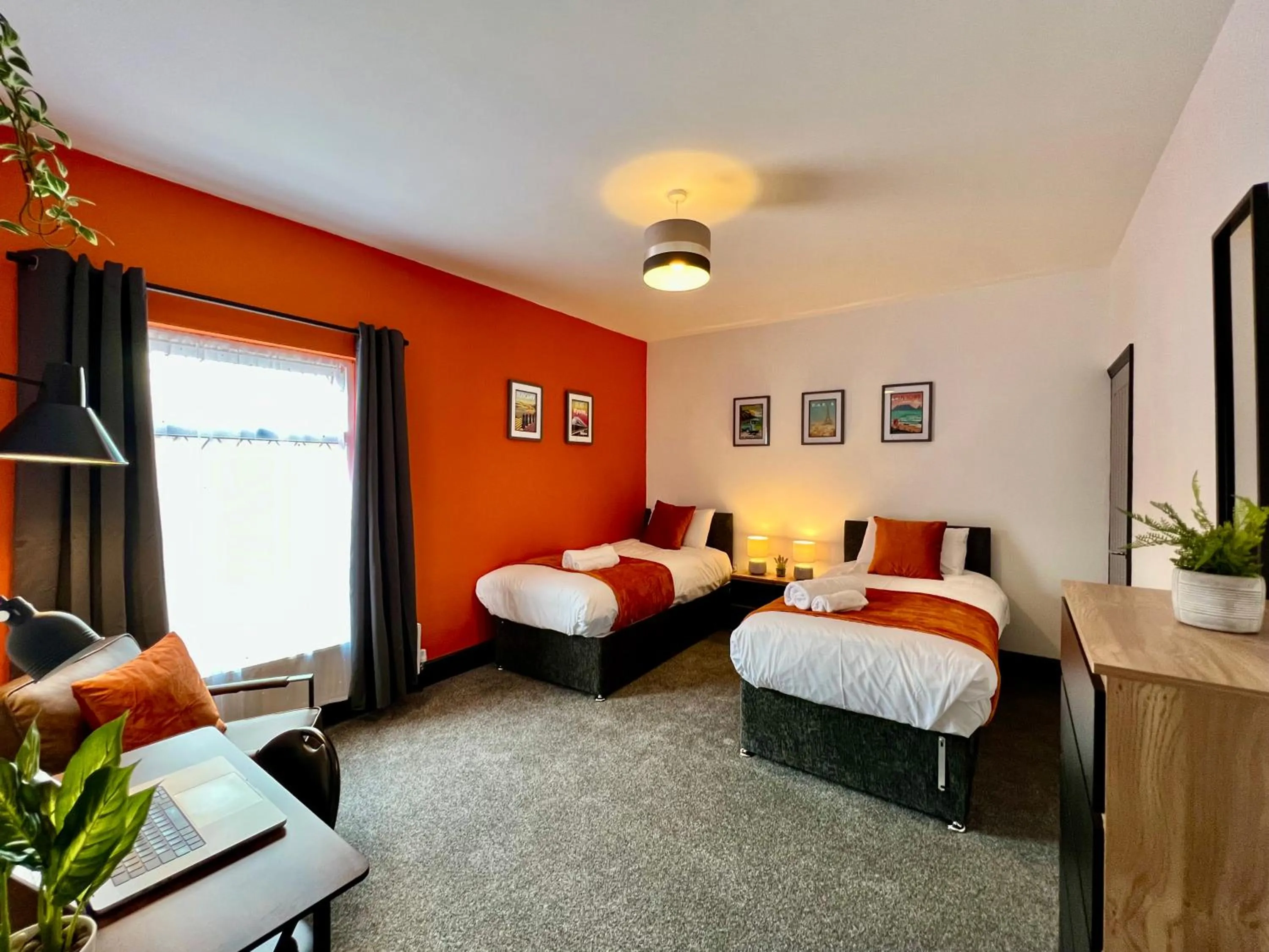 Oxford House - Great for Contractors or Family Holidays