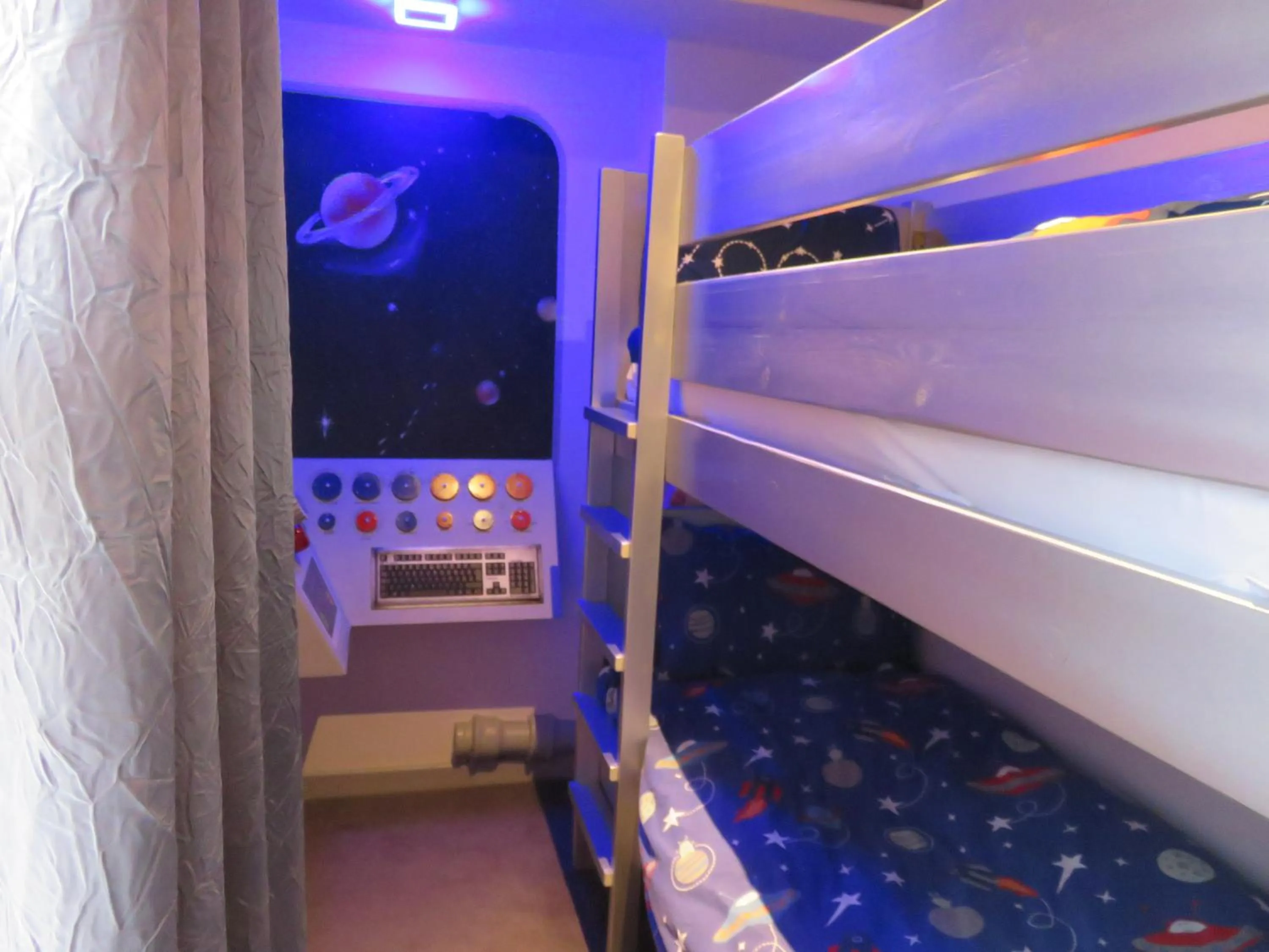 bunk bed, Bed in Belmont Hotel Leicester