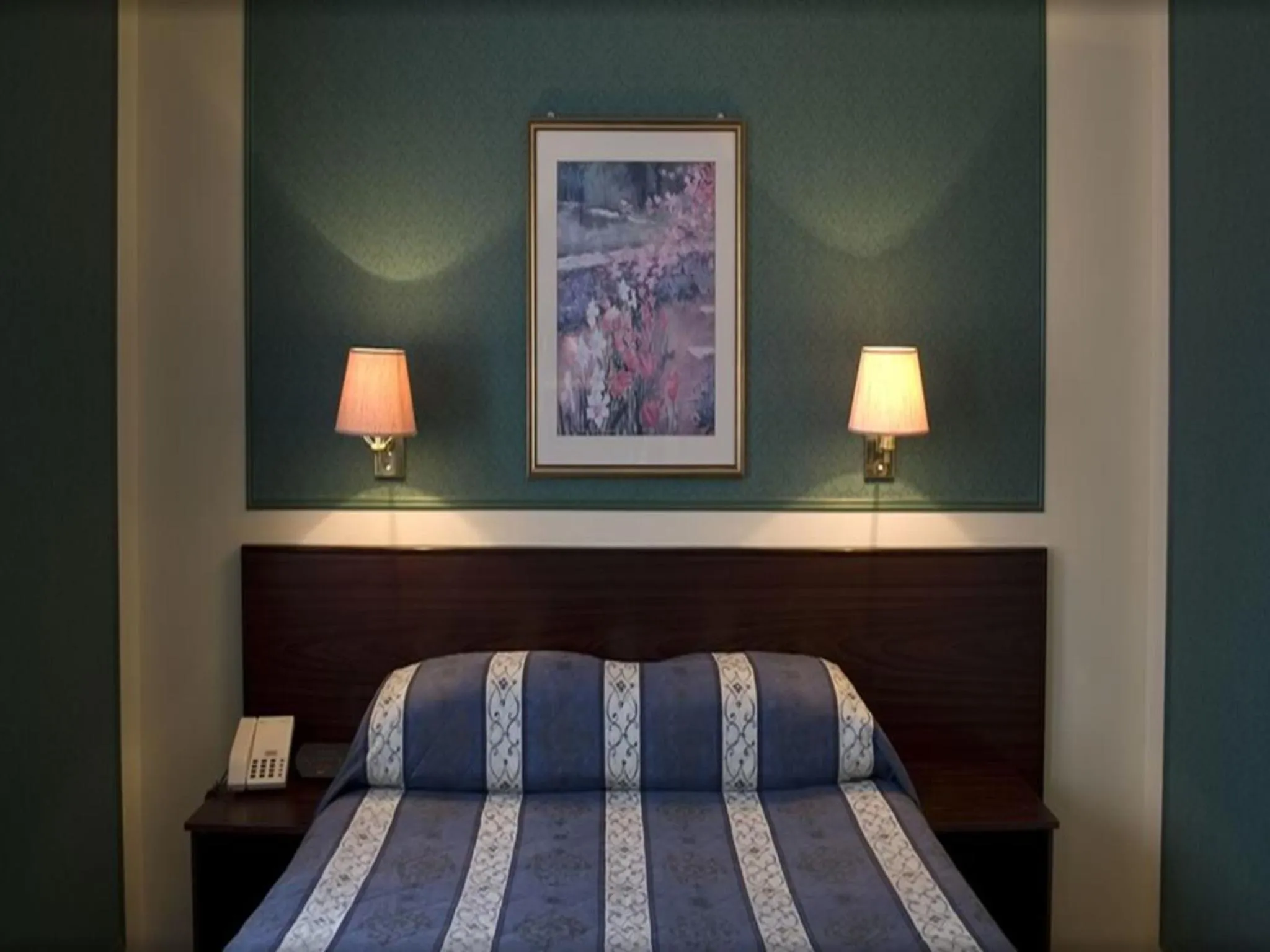 Bed in The Falcon Hotel