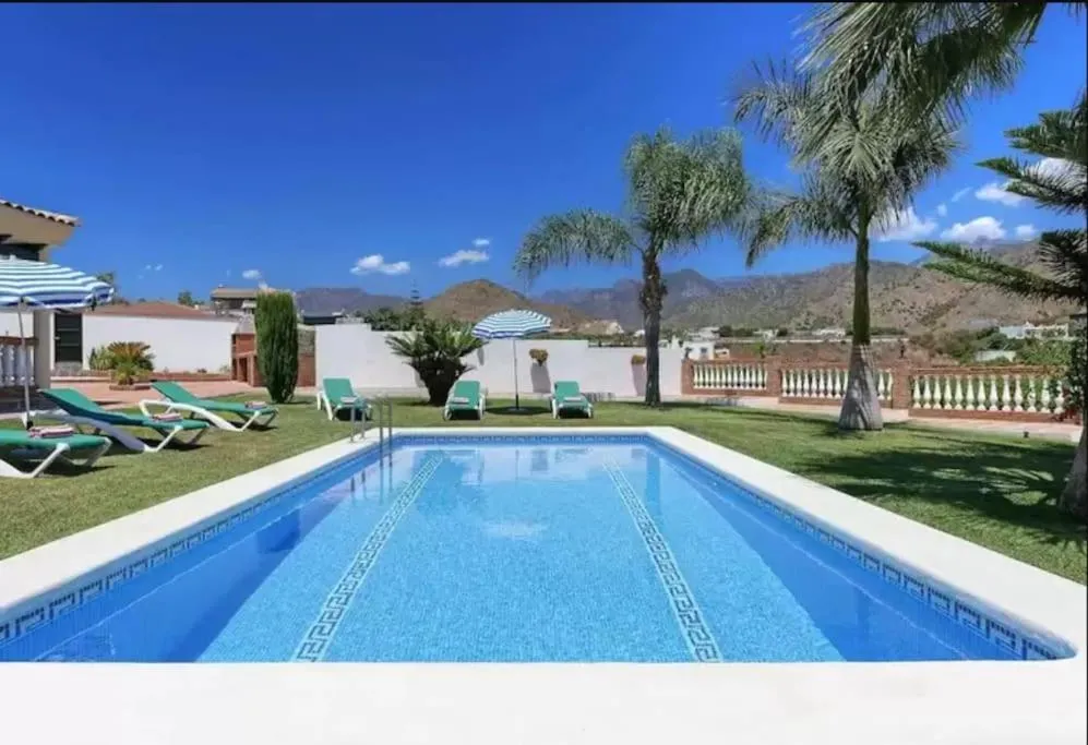 Swimming pool in Villa Pastora