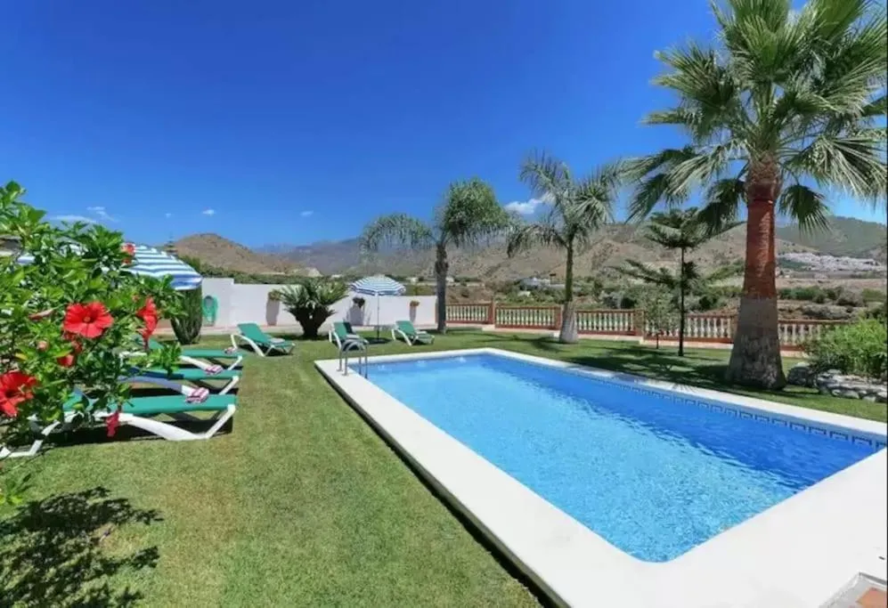 Swimming pool in Villa Pastora