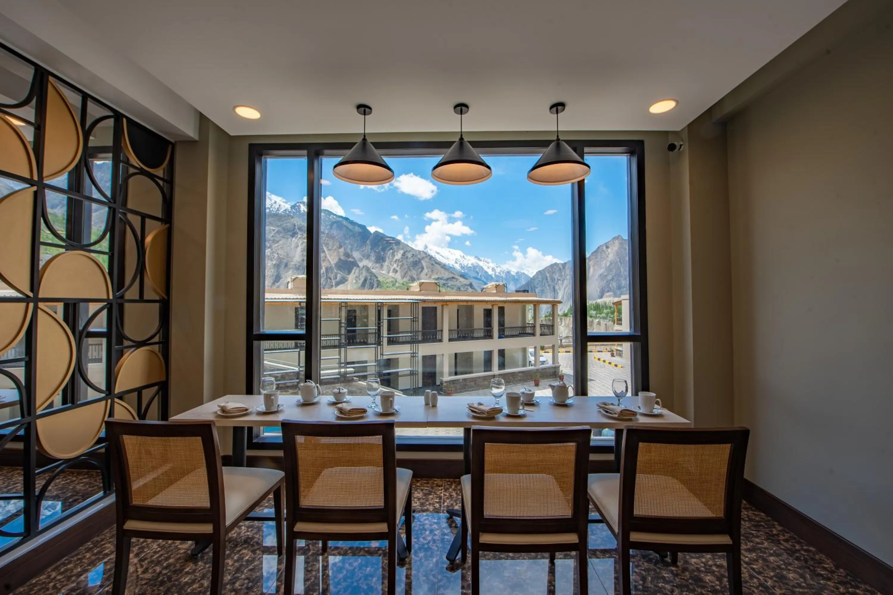Restaurant/places to eat in PC Legacy Hunza