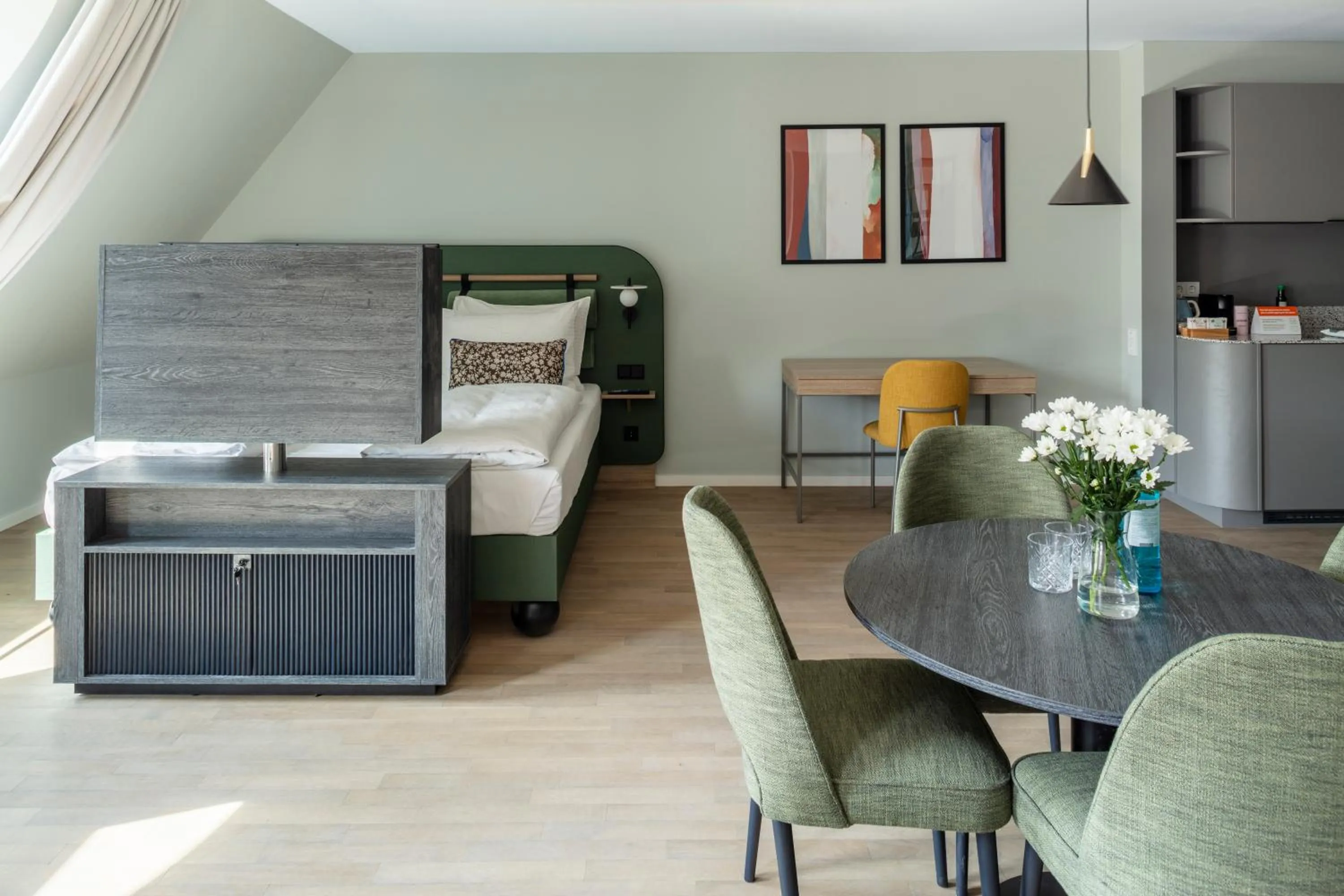 Photo of the whole room, Bed in Numa Munich Blend