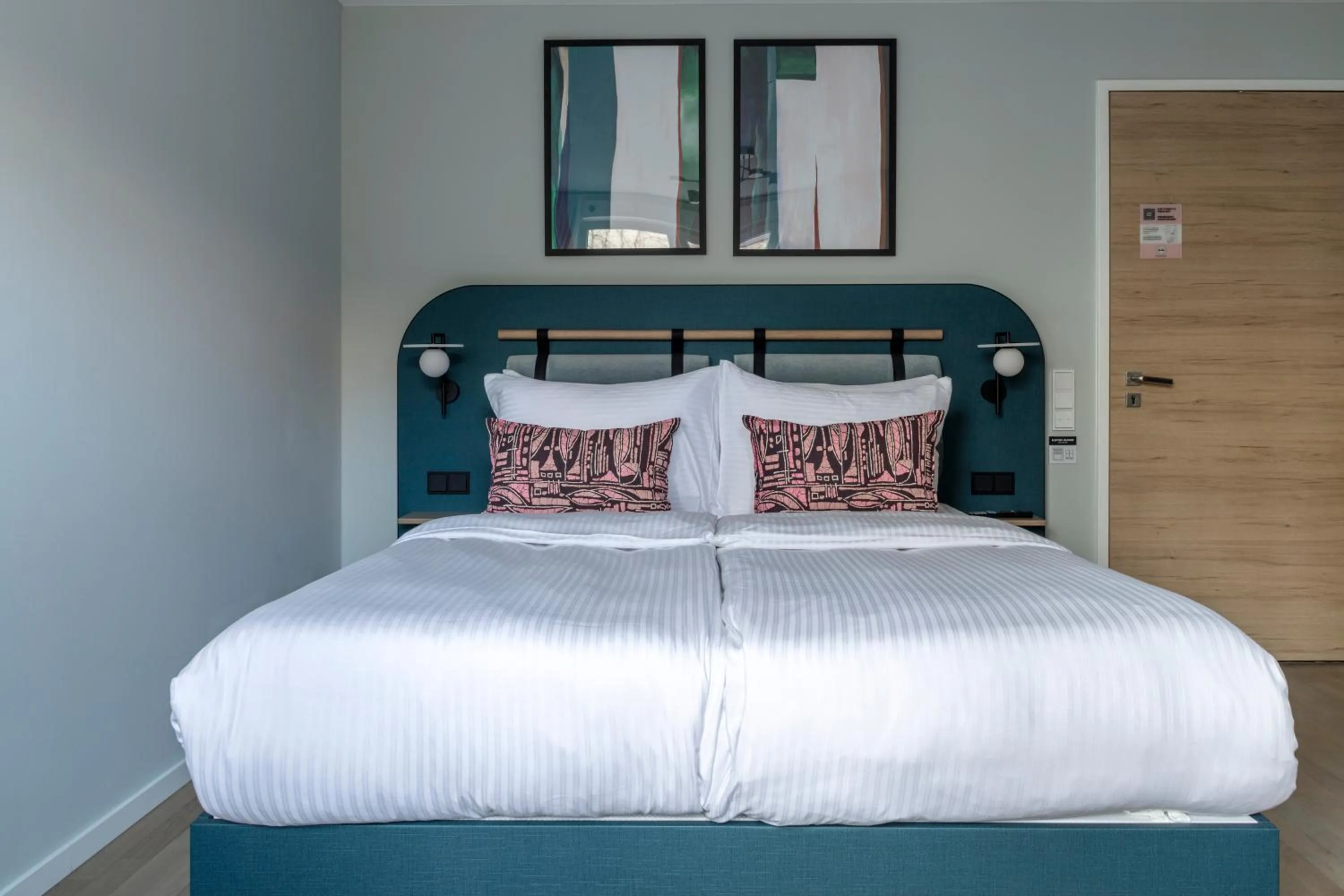 Bed in Numa Munich Blend