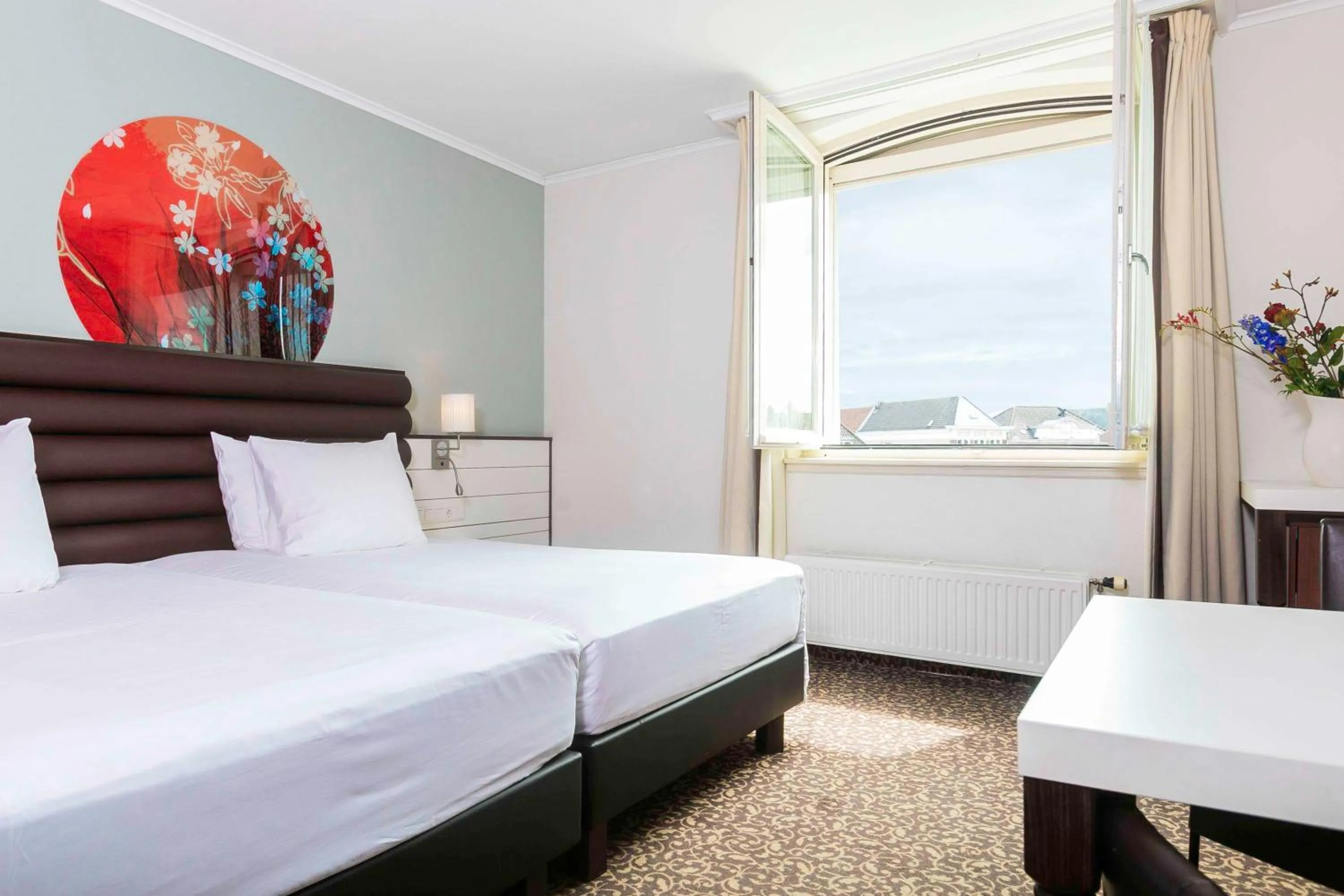 Bedroom, Bed in Golden Tulip Hotel Central