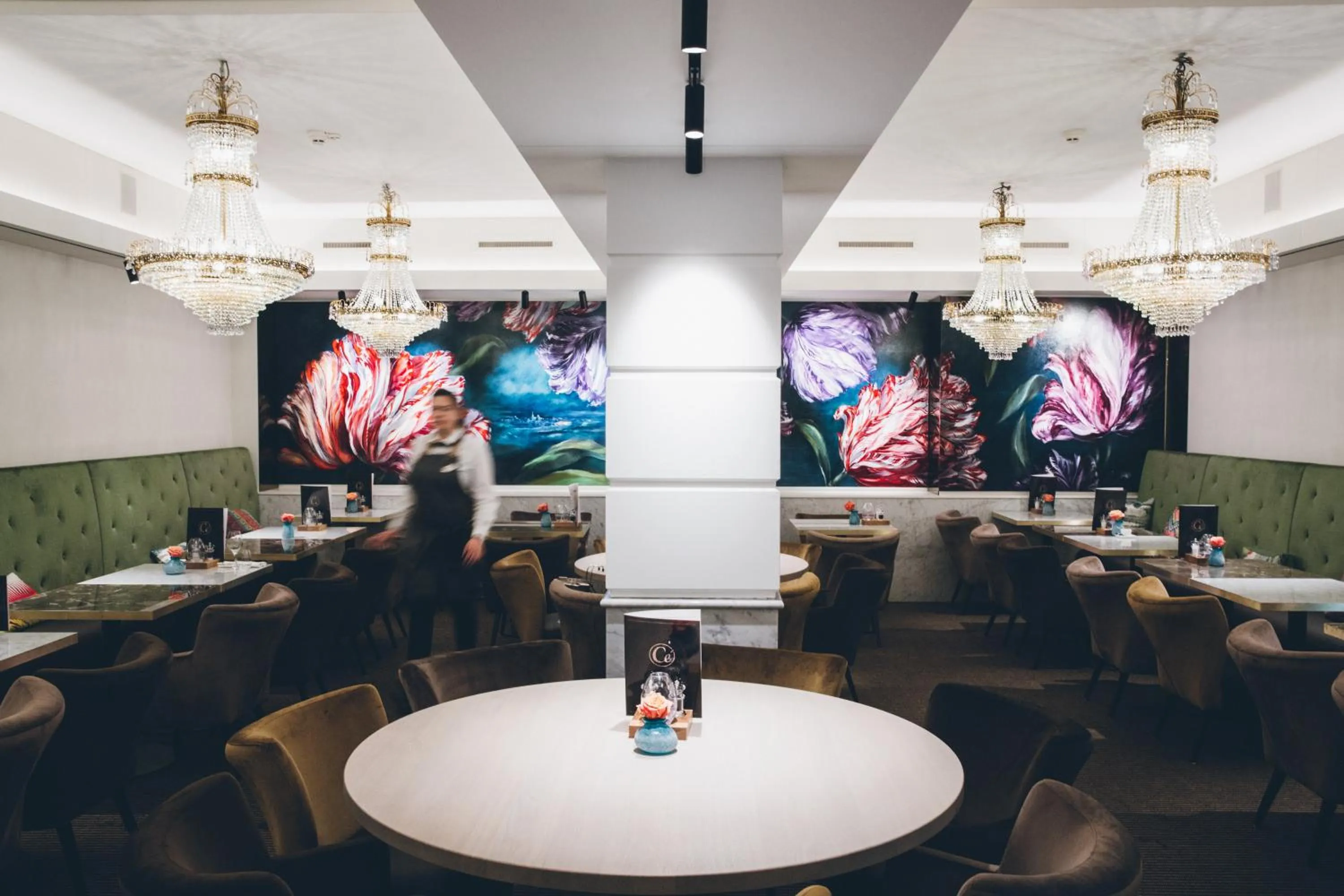 Restaurant/places to eat in Golden Tulip Hotel Central