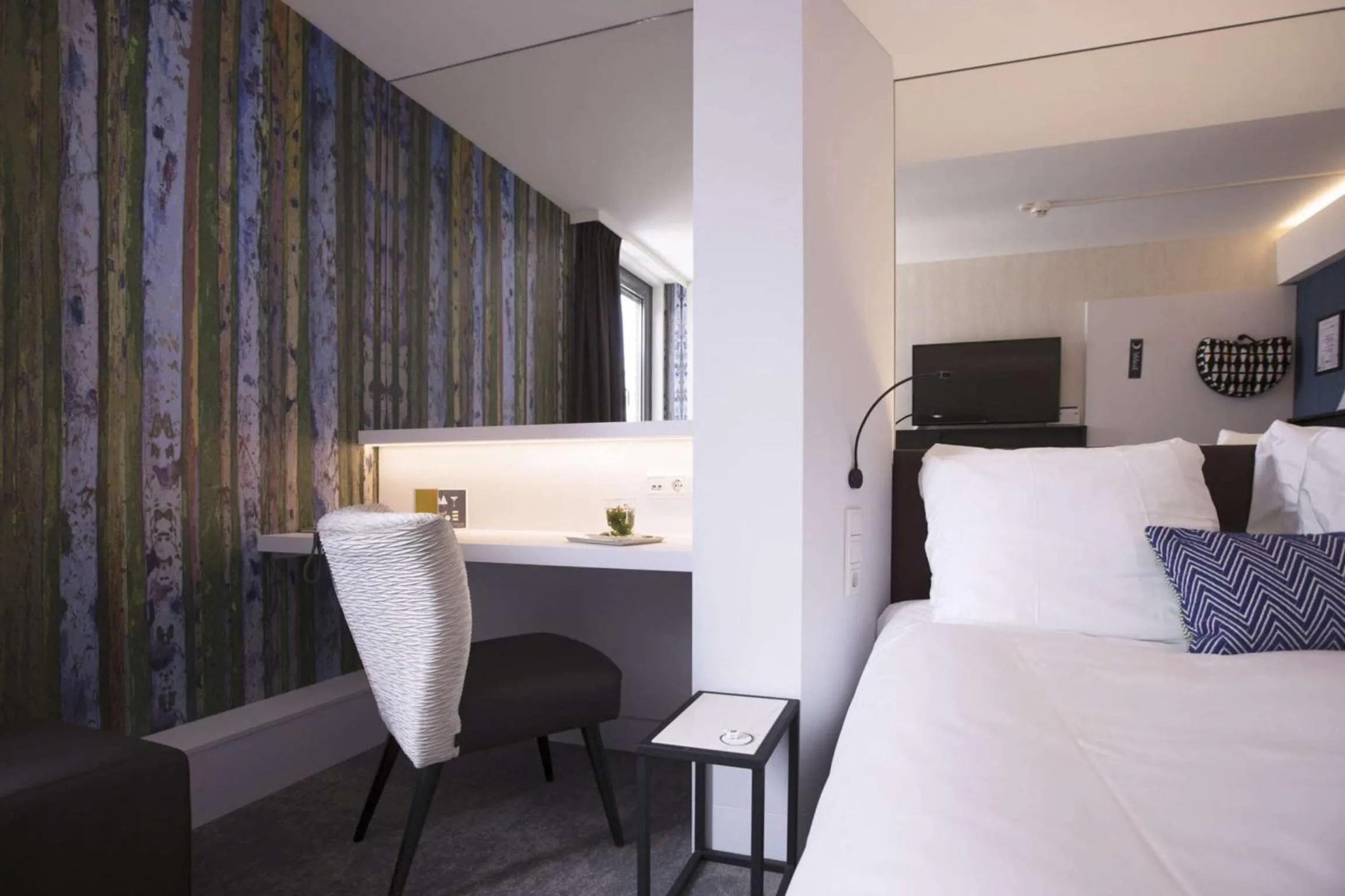 Bedroom, Bed in Golden Tulip Hotel Central