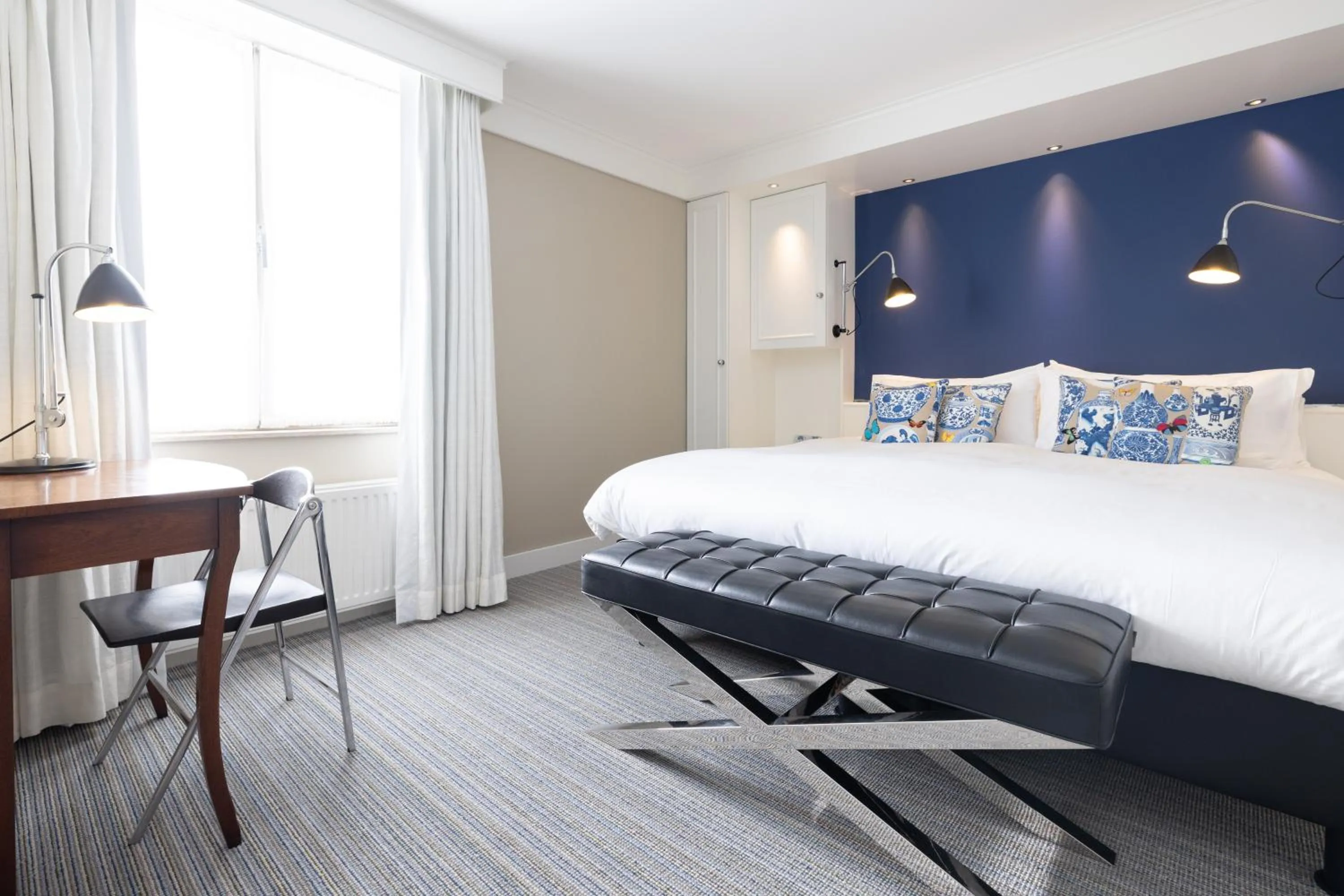 Bed in Golden Tulip Hotel Central