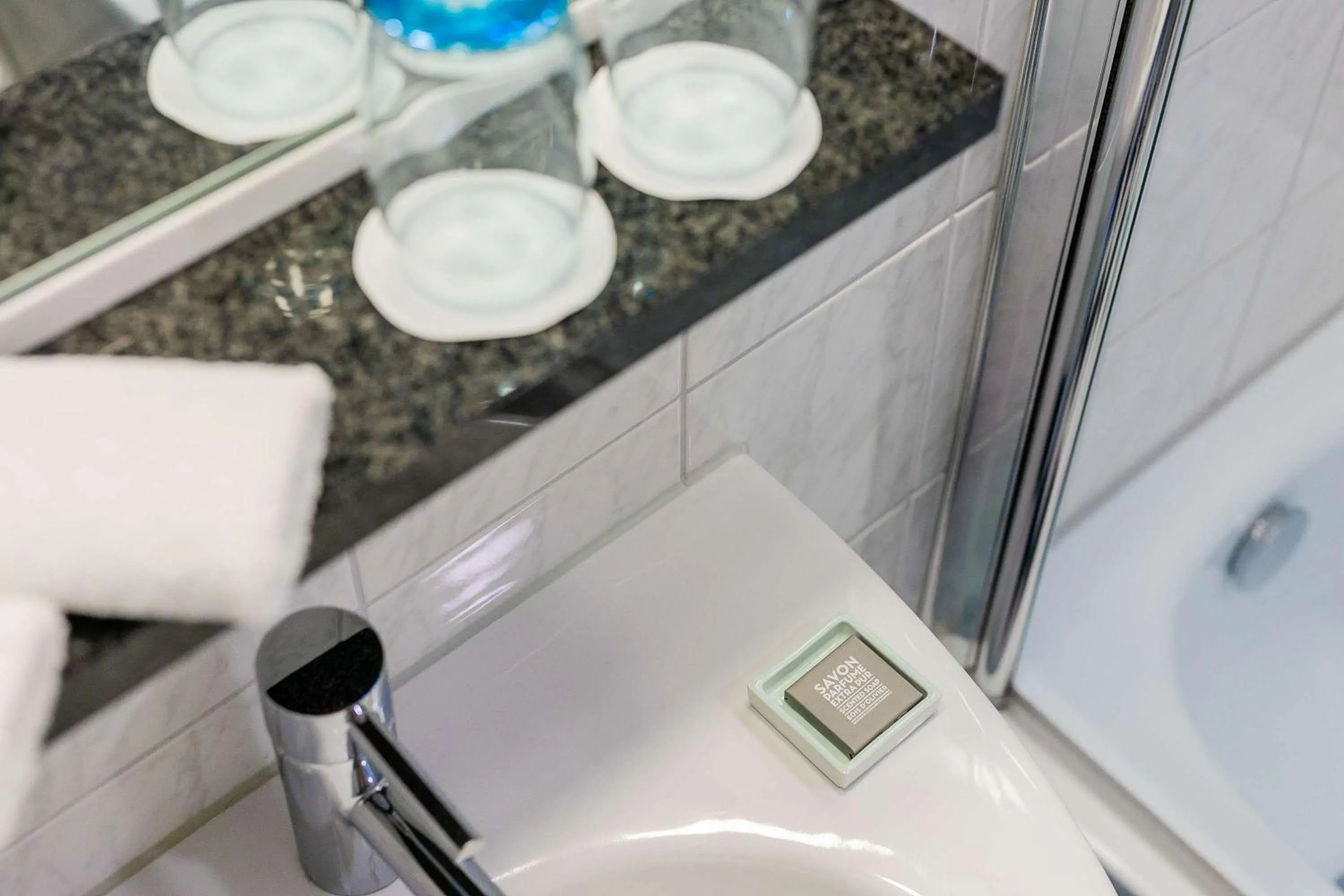 Bedroom in Golden Tulip Hotel Central