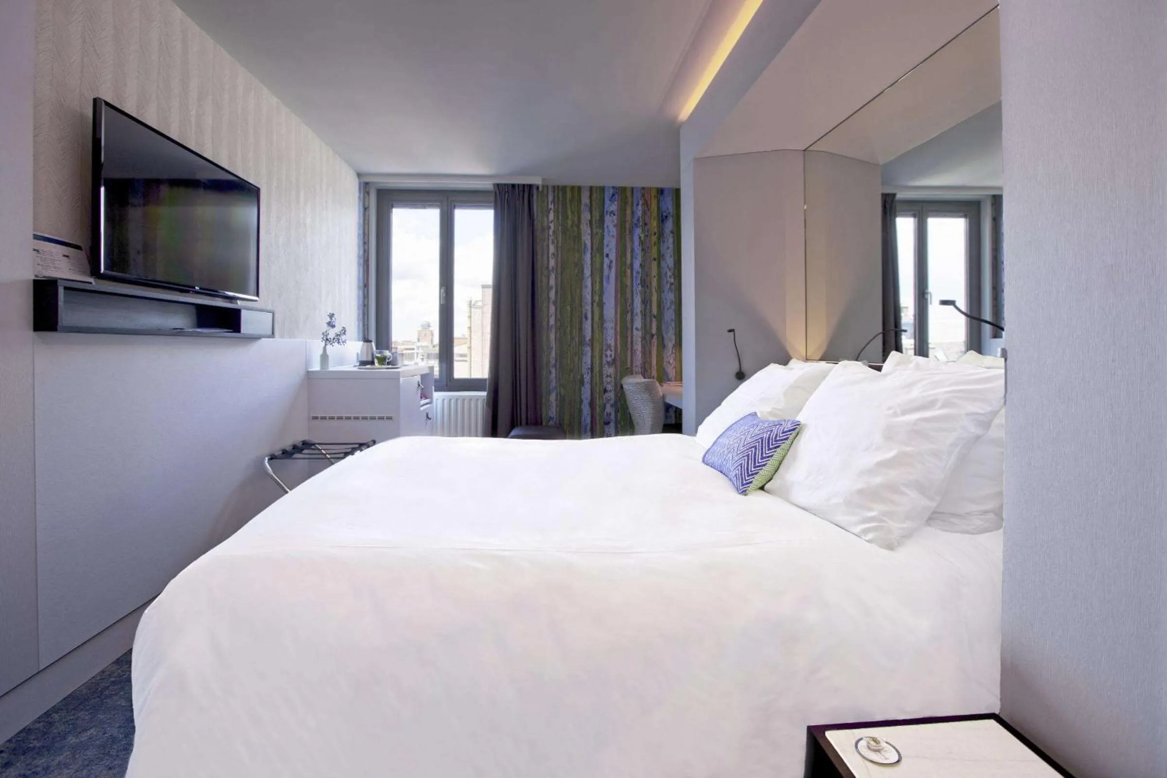 Bedroom, Bed in Golden Tulip Hotel Central