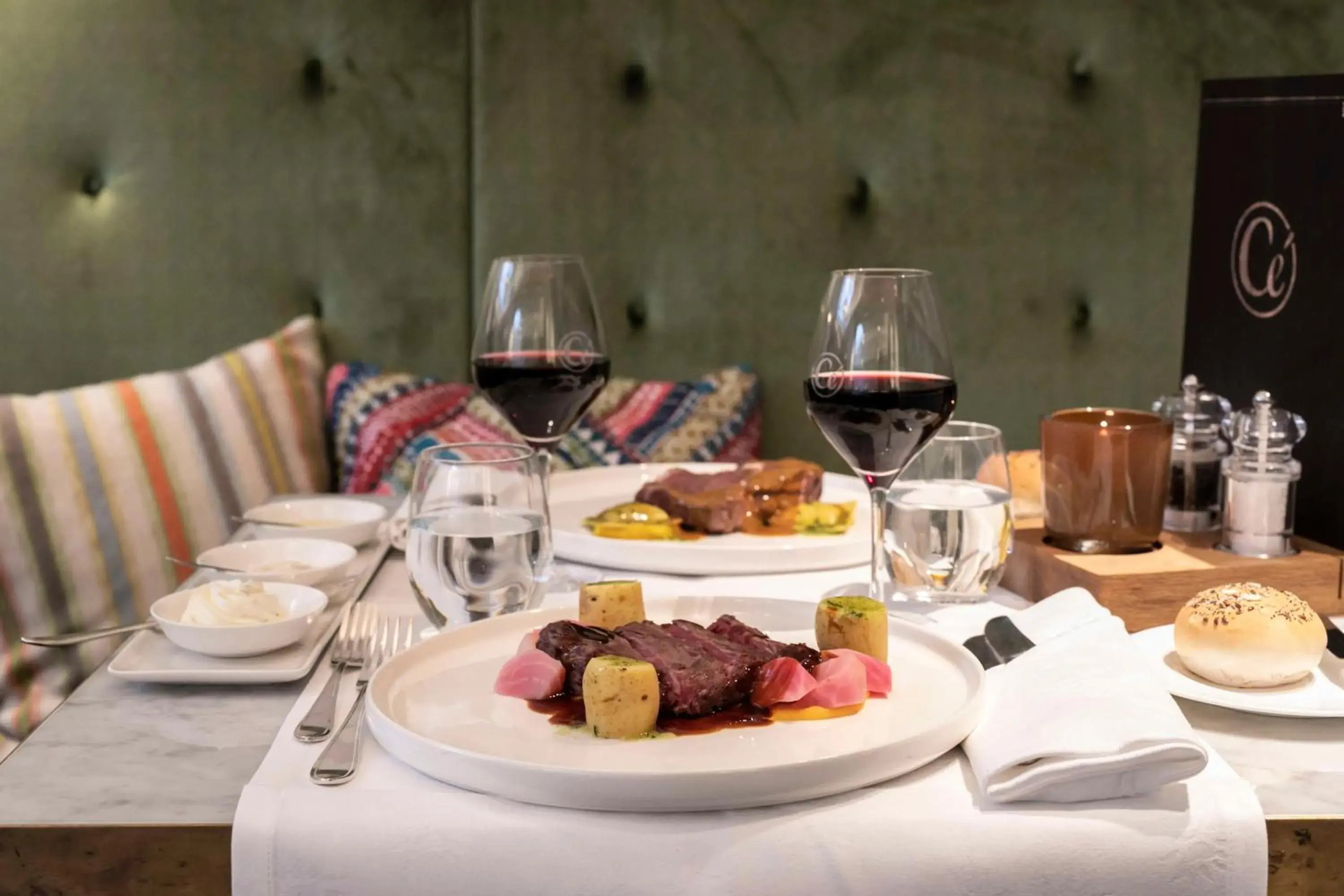 Restaurant/places to eat in Golden Tulip Hotel Central Restaurant/places to eat in Golden Tulip Hotel Central