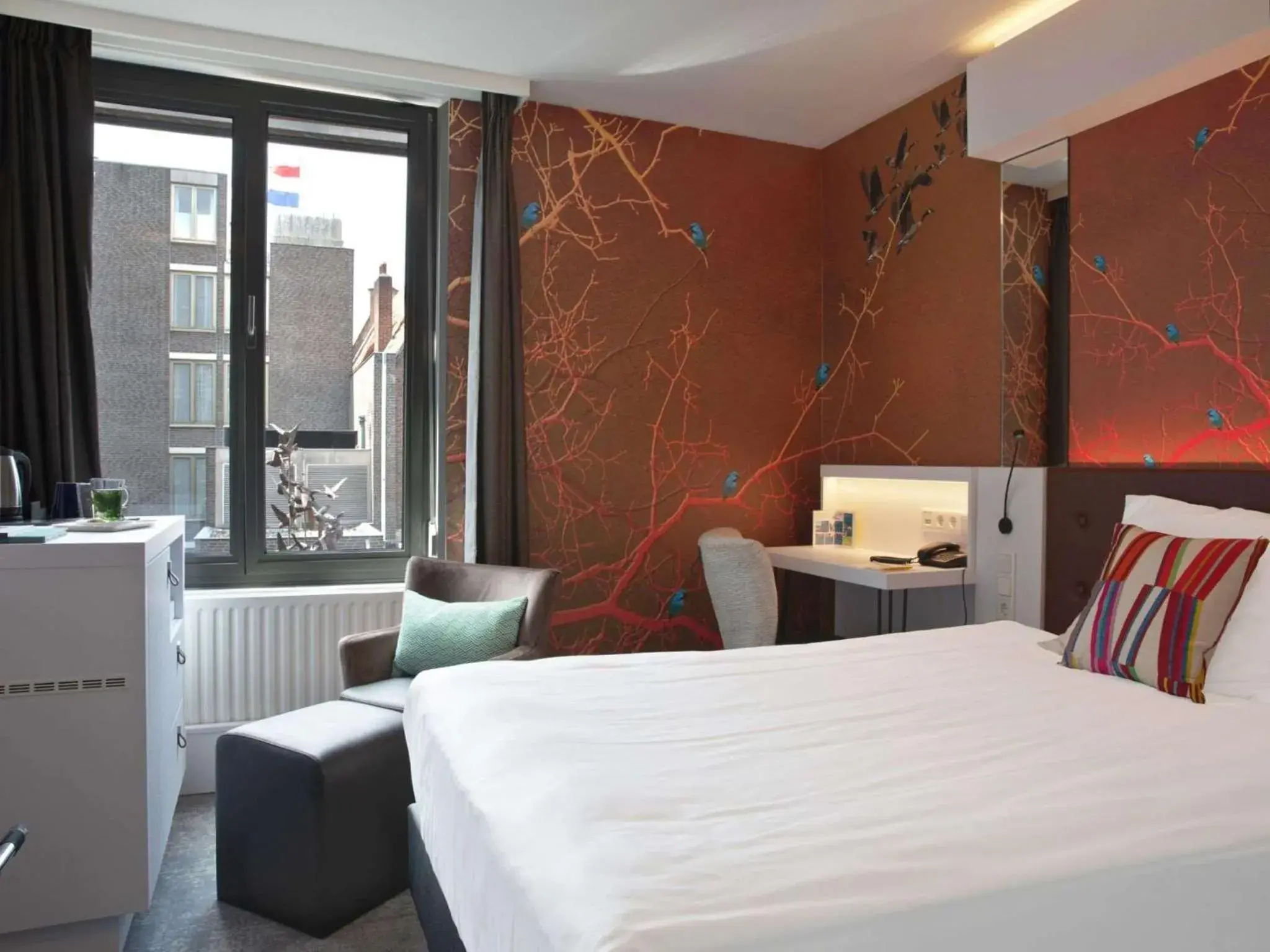 Bedroom, Bed in Golden Tulip Hotel Central Bedroom, Bed in Golden Tulip Hotel Central