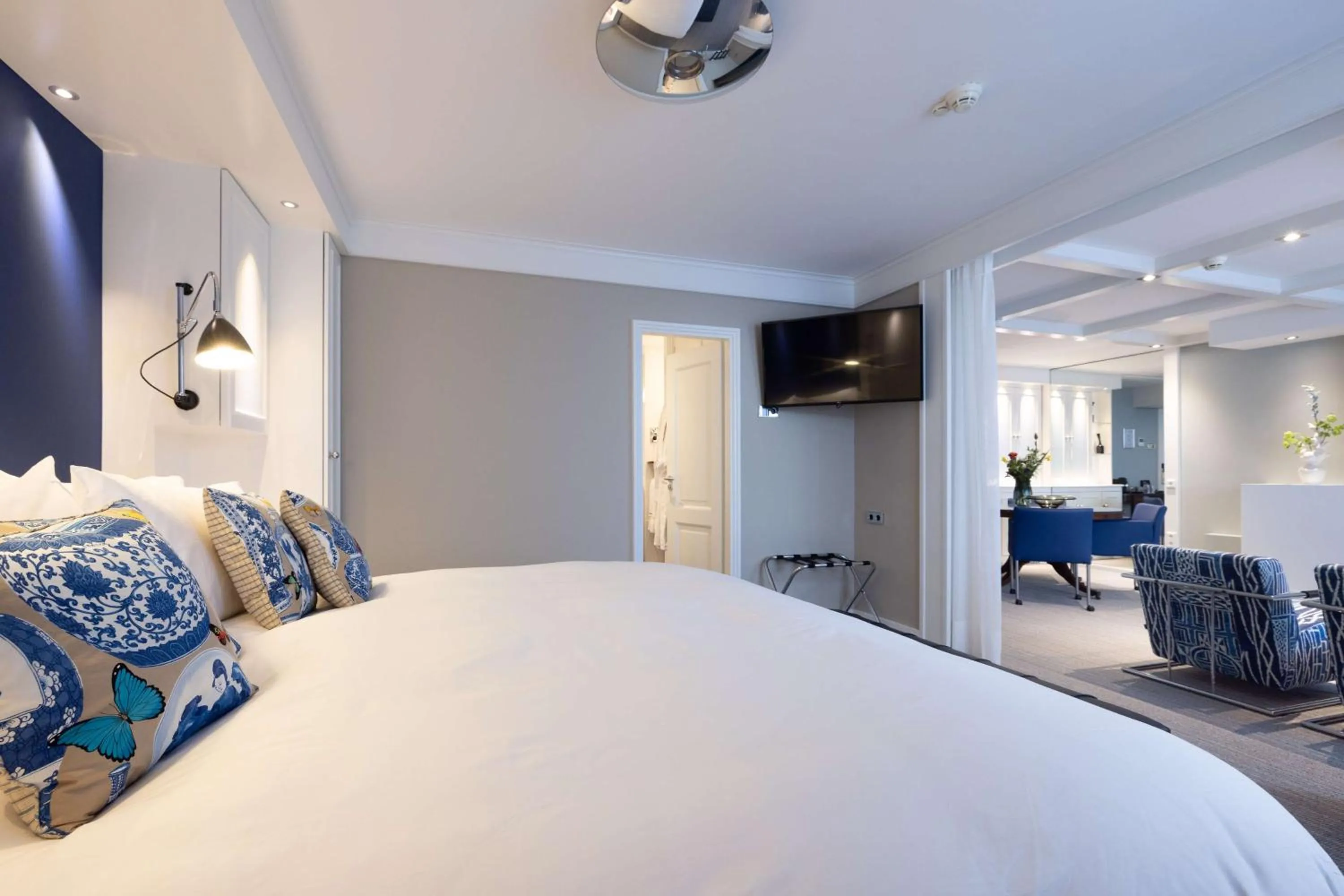 Photo of the whole room, Bed in Golden Tulip Hotel Central