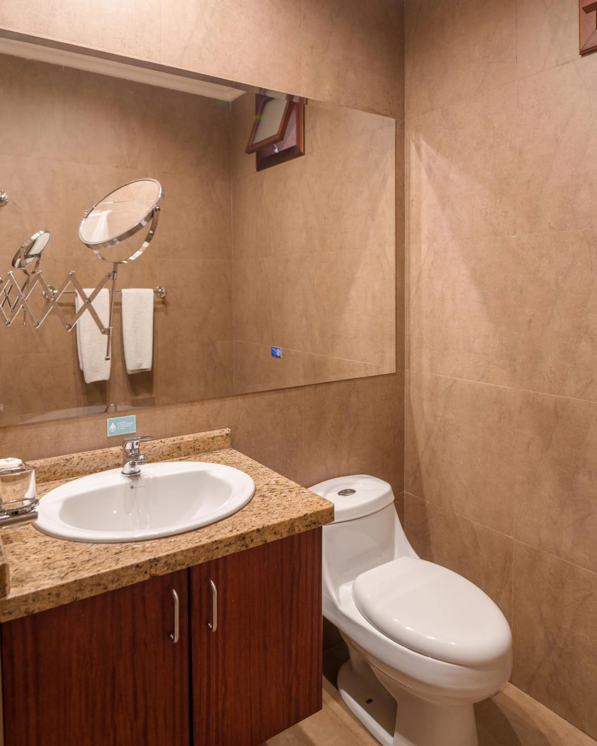 Shower in Santa Lucia House - Forum