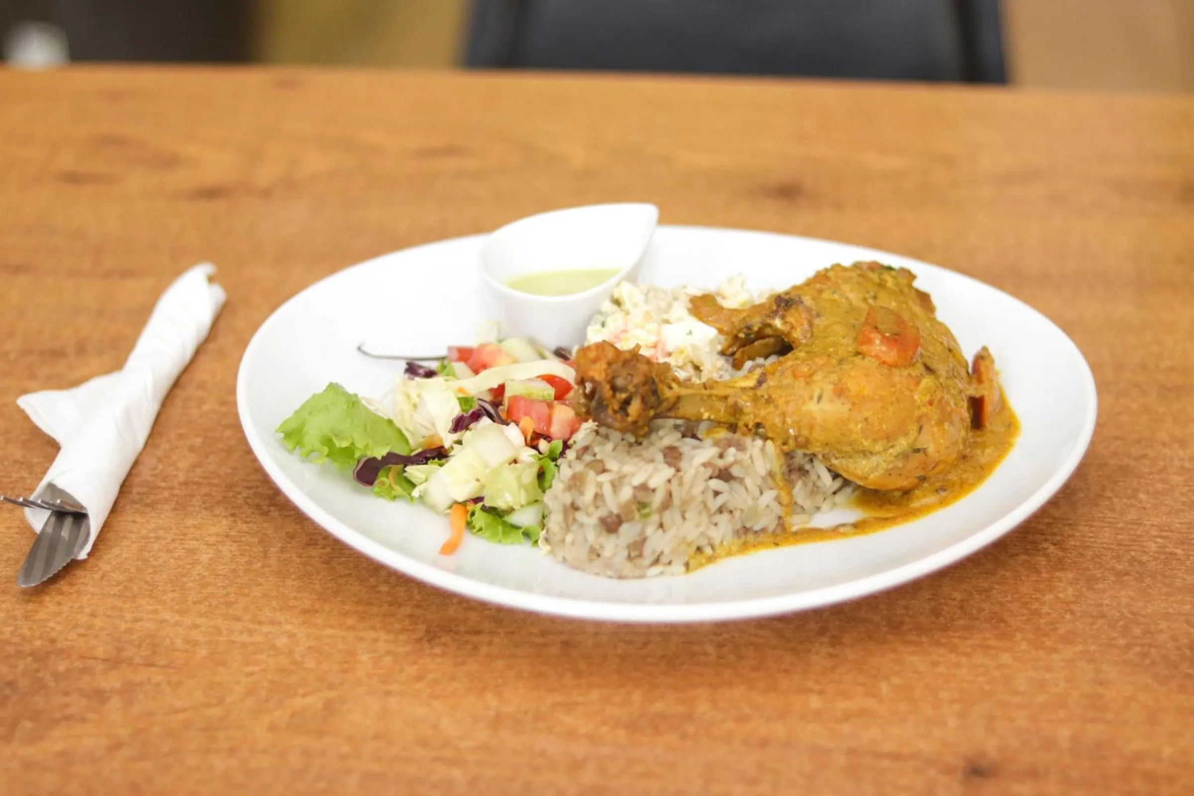 Restaurant/places to eat in La Flamboyant Hotel