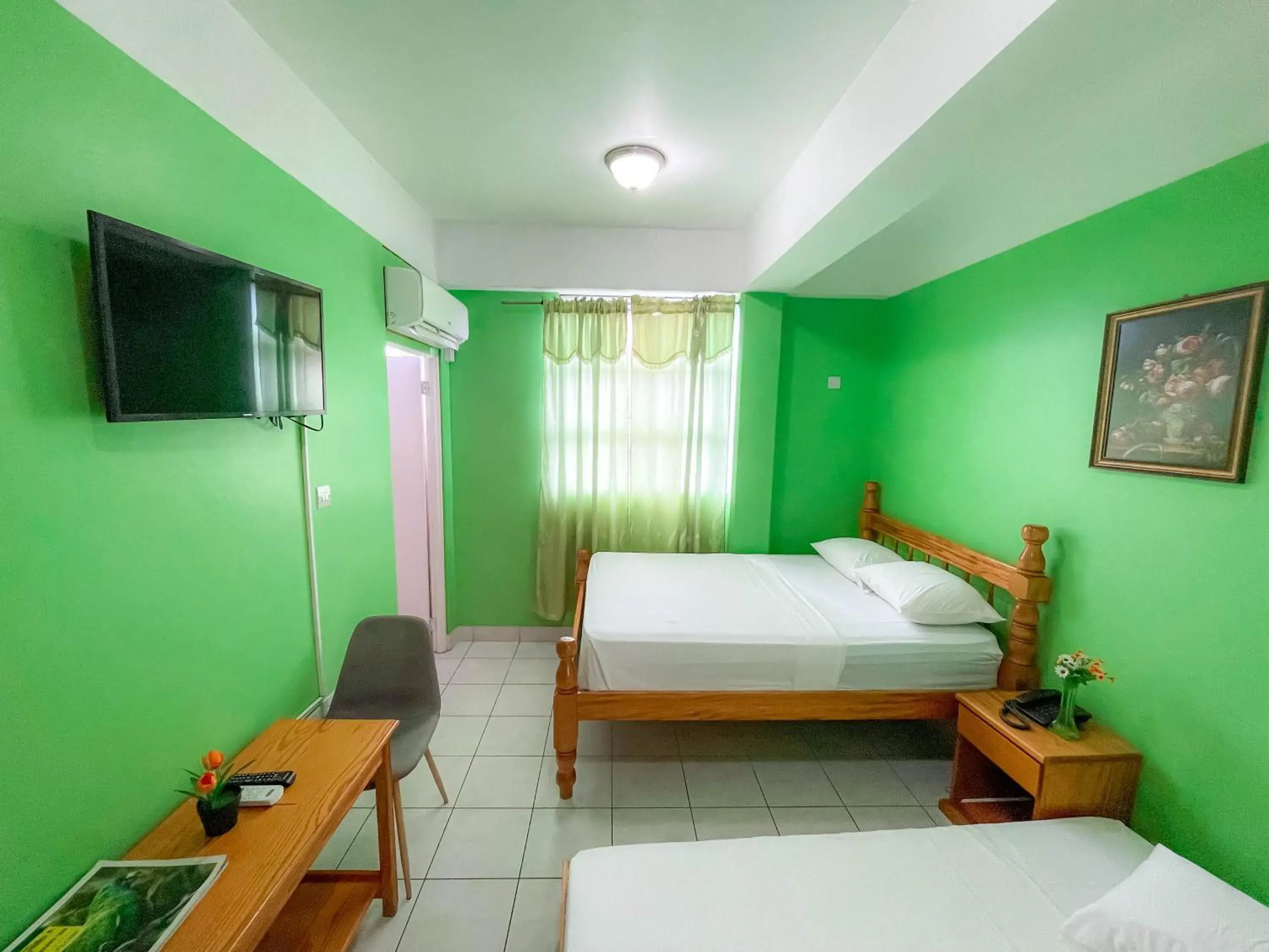 Standard Double Room - single occupancy in La Flamboyant Hotel Standard Double Room - single occupancy in La Flamboyant Hotel