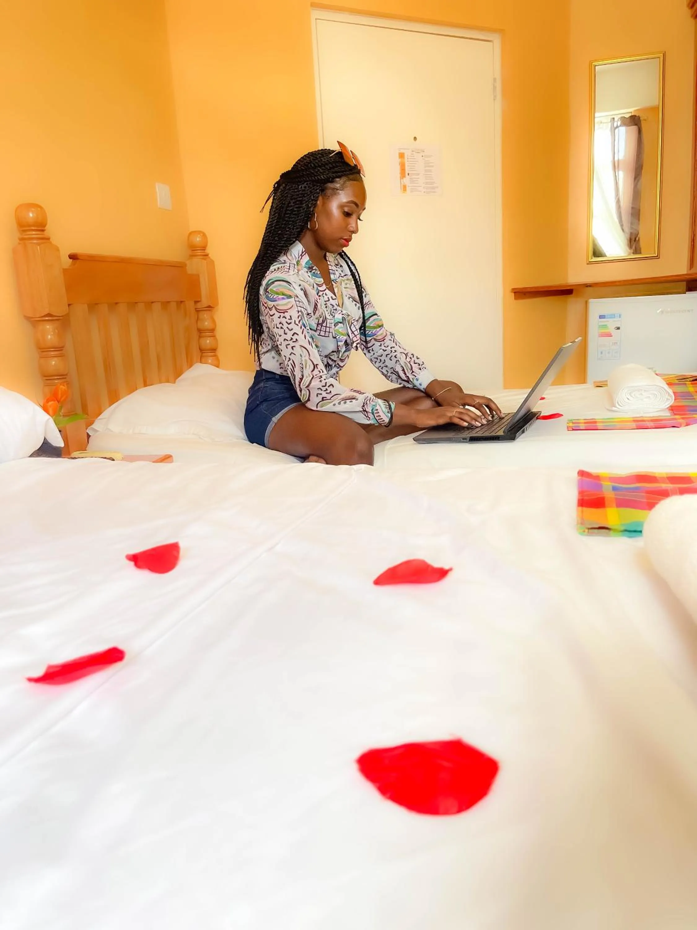 Bedroom, Bed in La Flamboyant Hotel