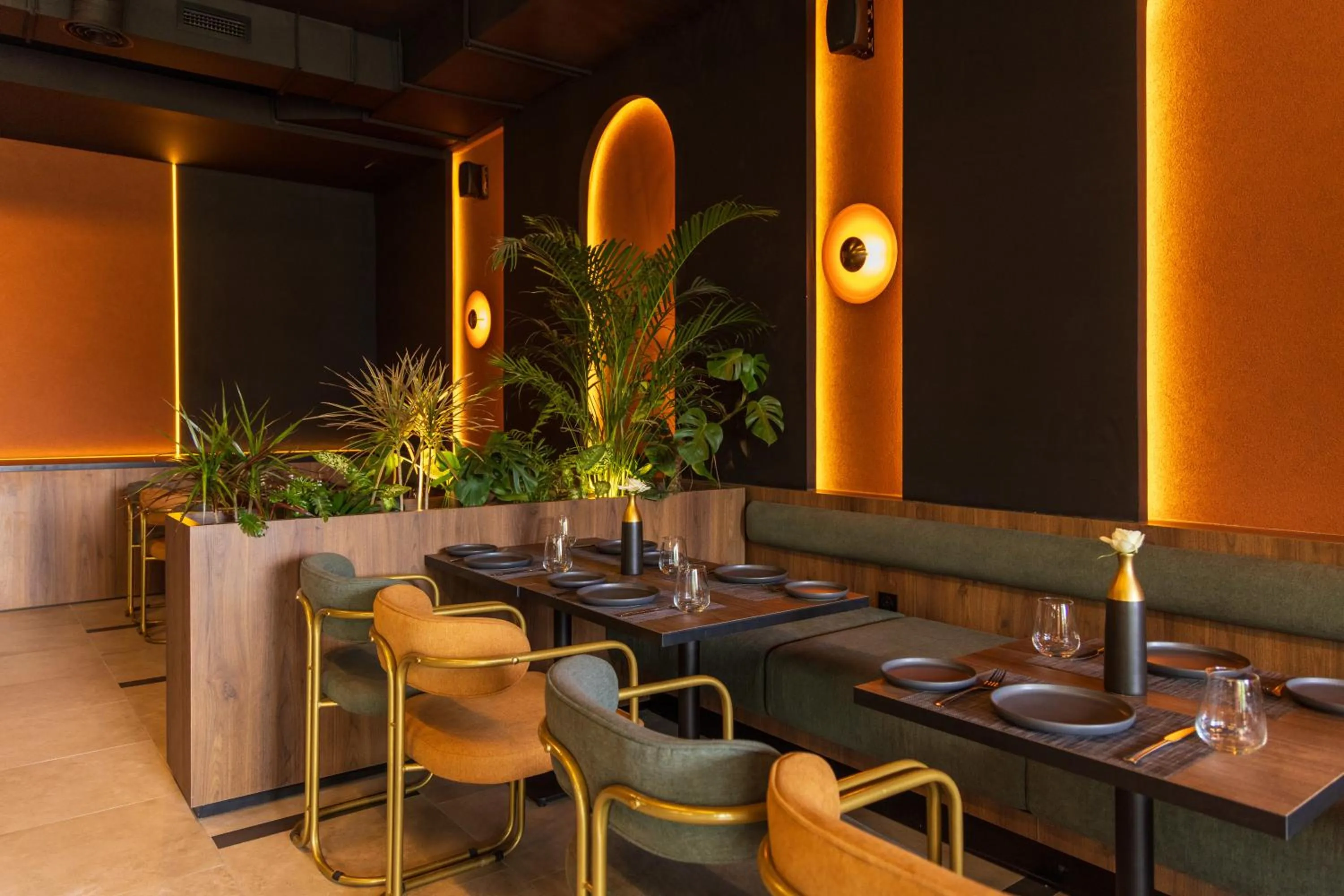 Restaurant/places to eat in DIAGONAL HOTEL