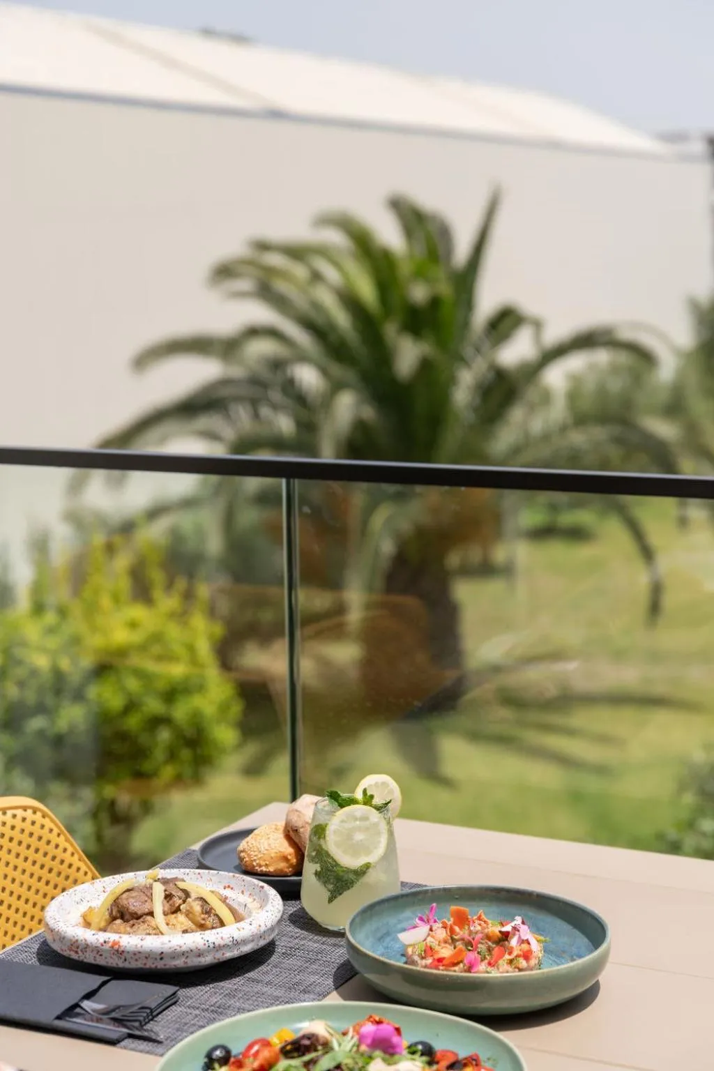 Restaurant/places to eat in DIAGONAL HOTEL