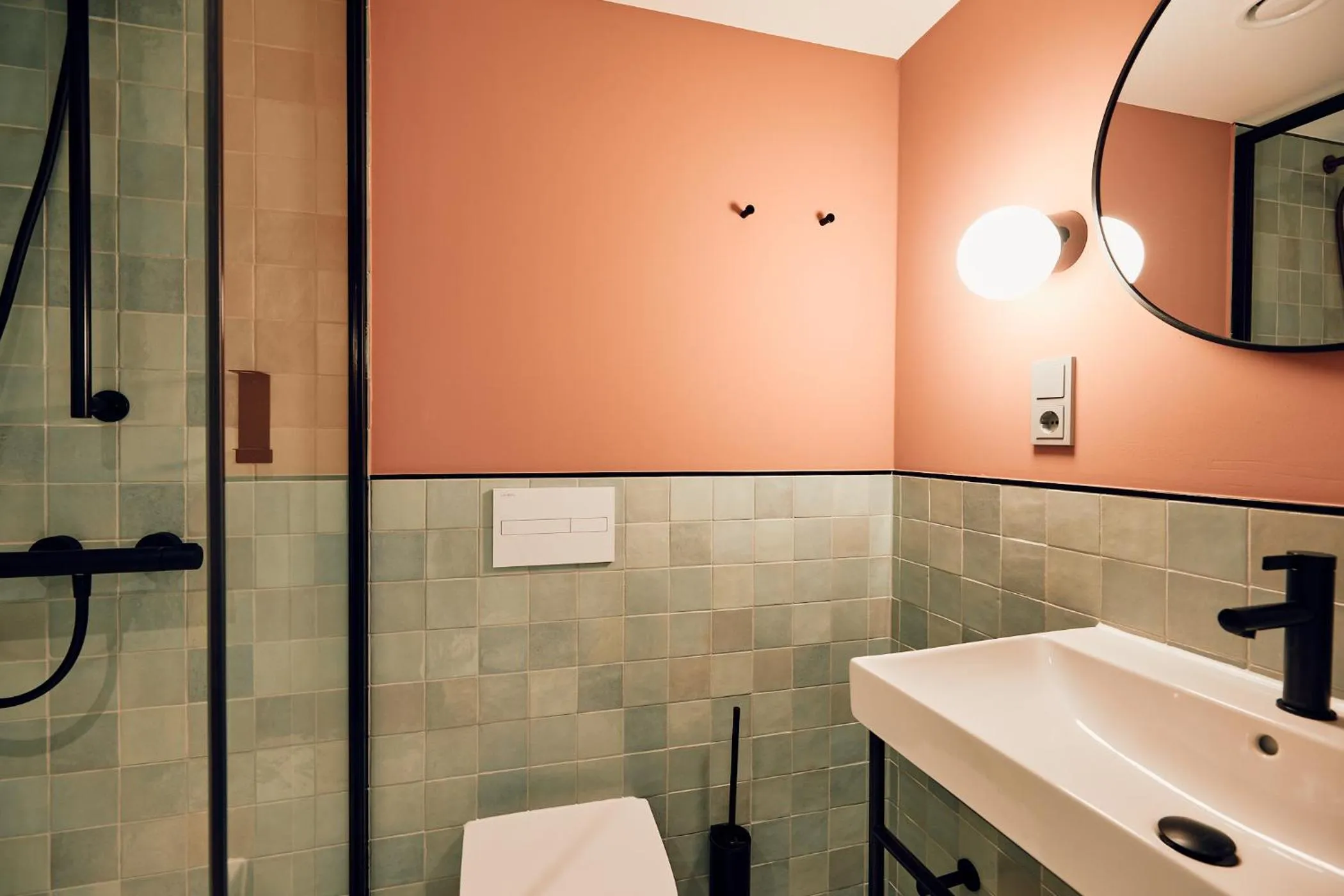 Toilet, Bathroom in Villa Viva Hamburg - Neueröffnung Nov 2023