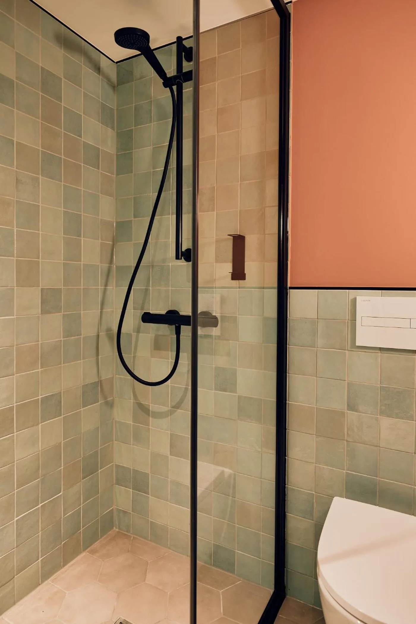 Shower, Bathroom in Villa Viva Hamburg - Neueröffnung Nov 2023