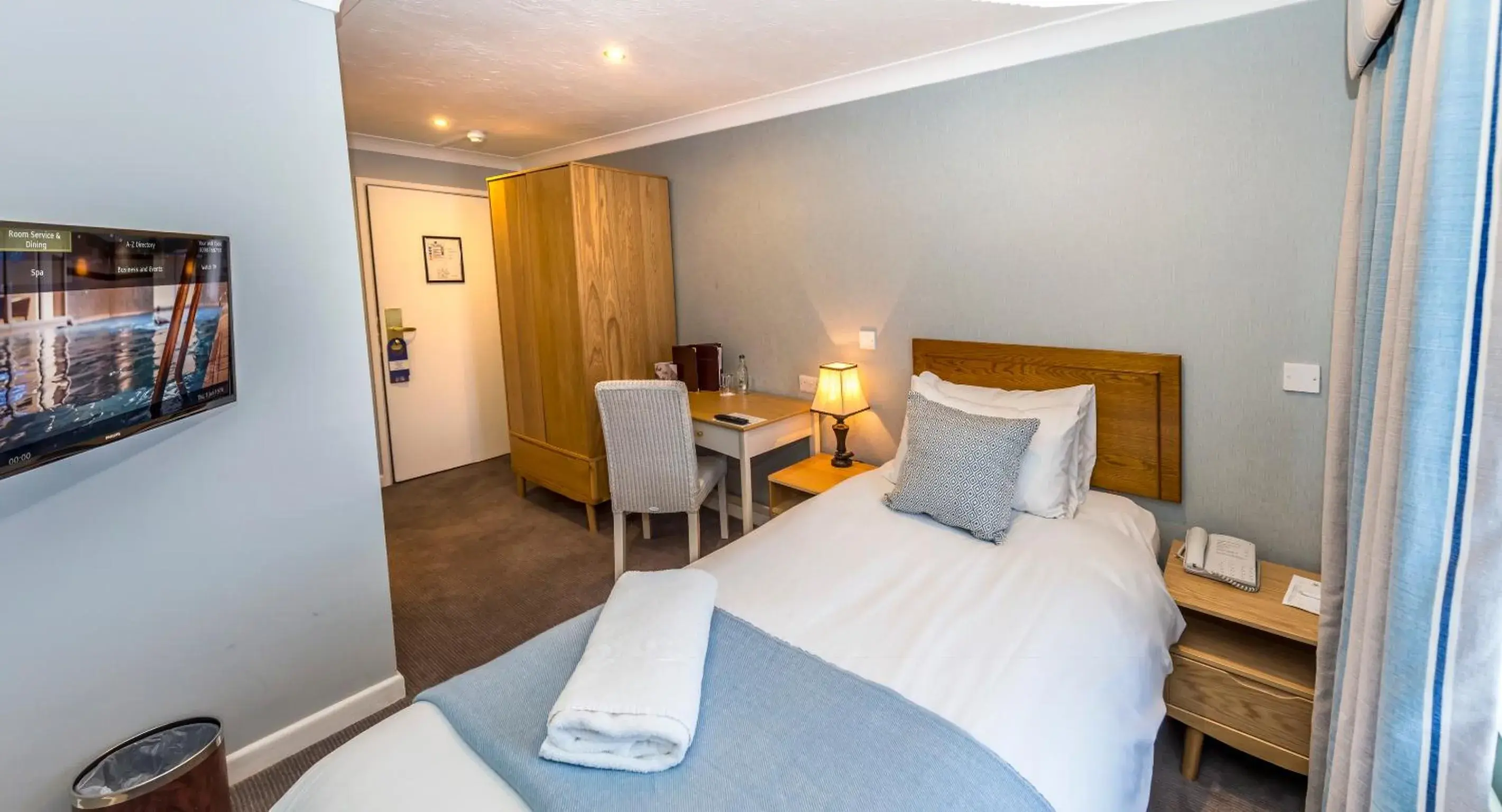 Single Room in Connaught Lodge Single Room in Connaught Lodge