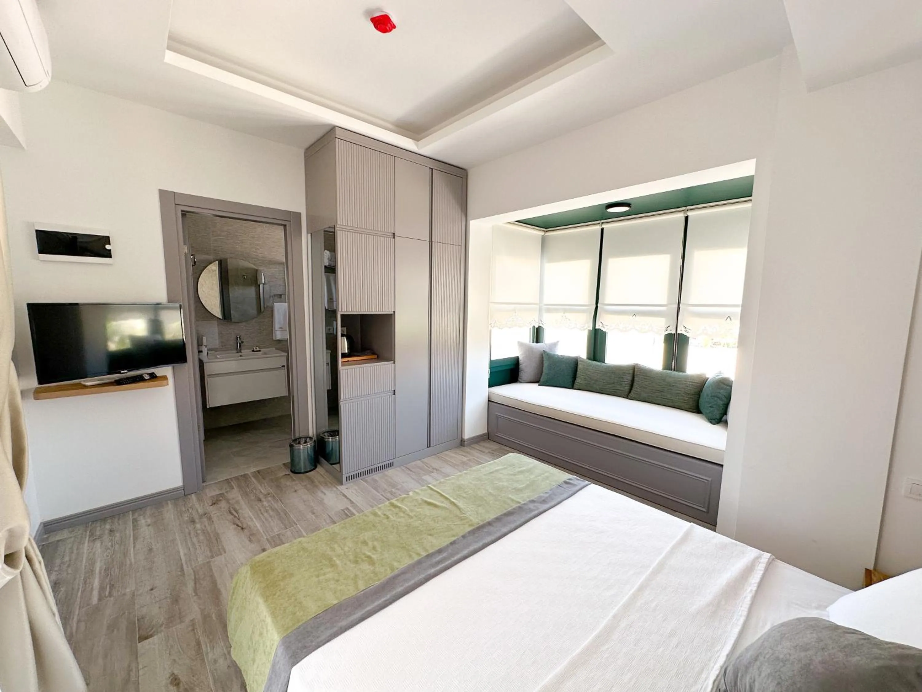 Bedroom, Bed in Müzeyyen Hanım Konağı Alaçatı