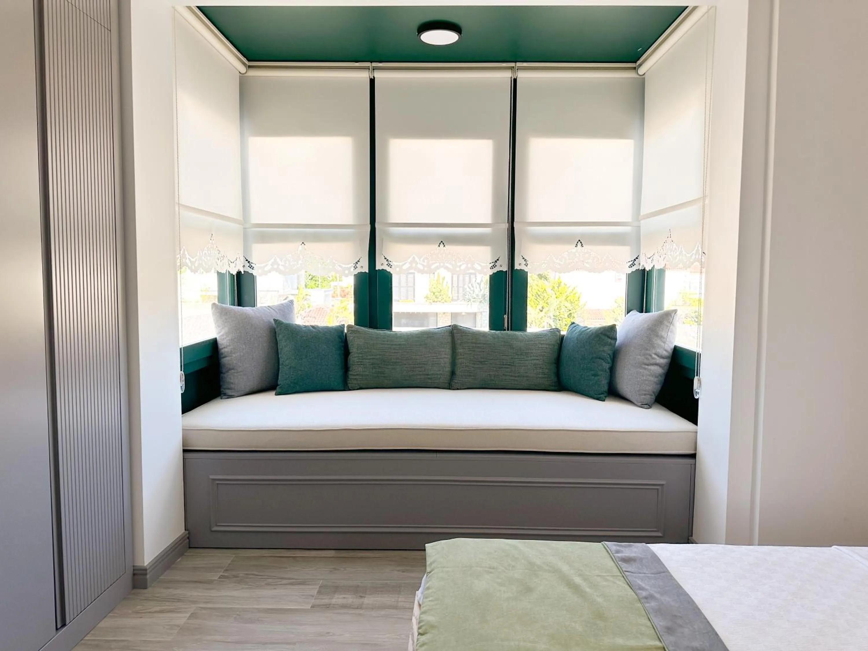 Seating area, Bed in Müzeyyen Hanım Konağı Alaçatı