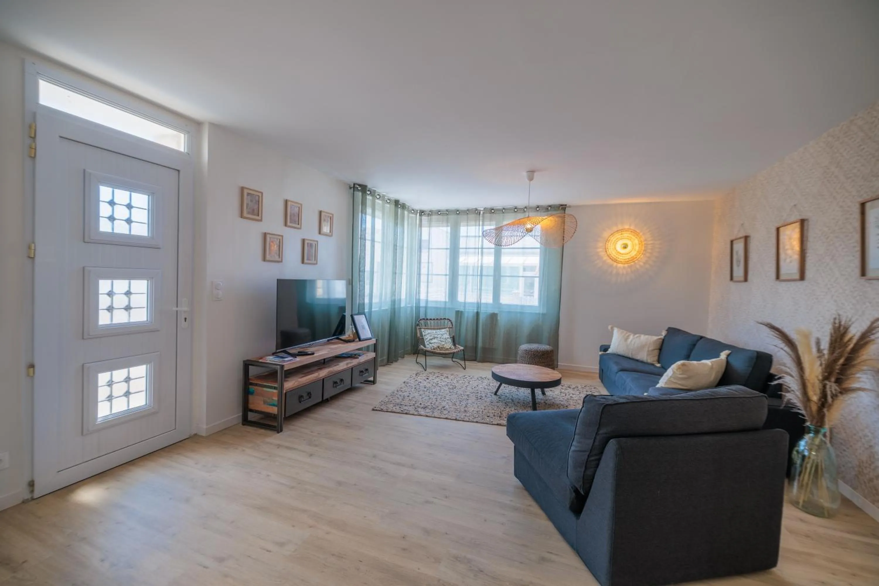 Appartement avec patio au centre de Royan, proche plage et marché, parking