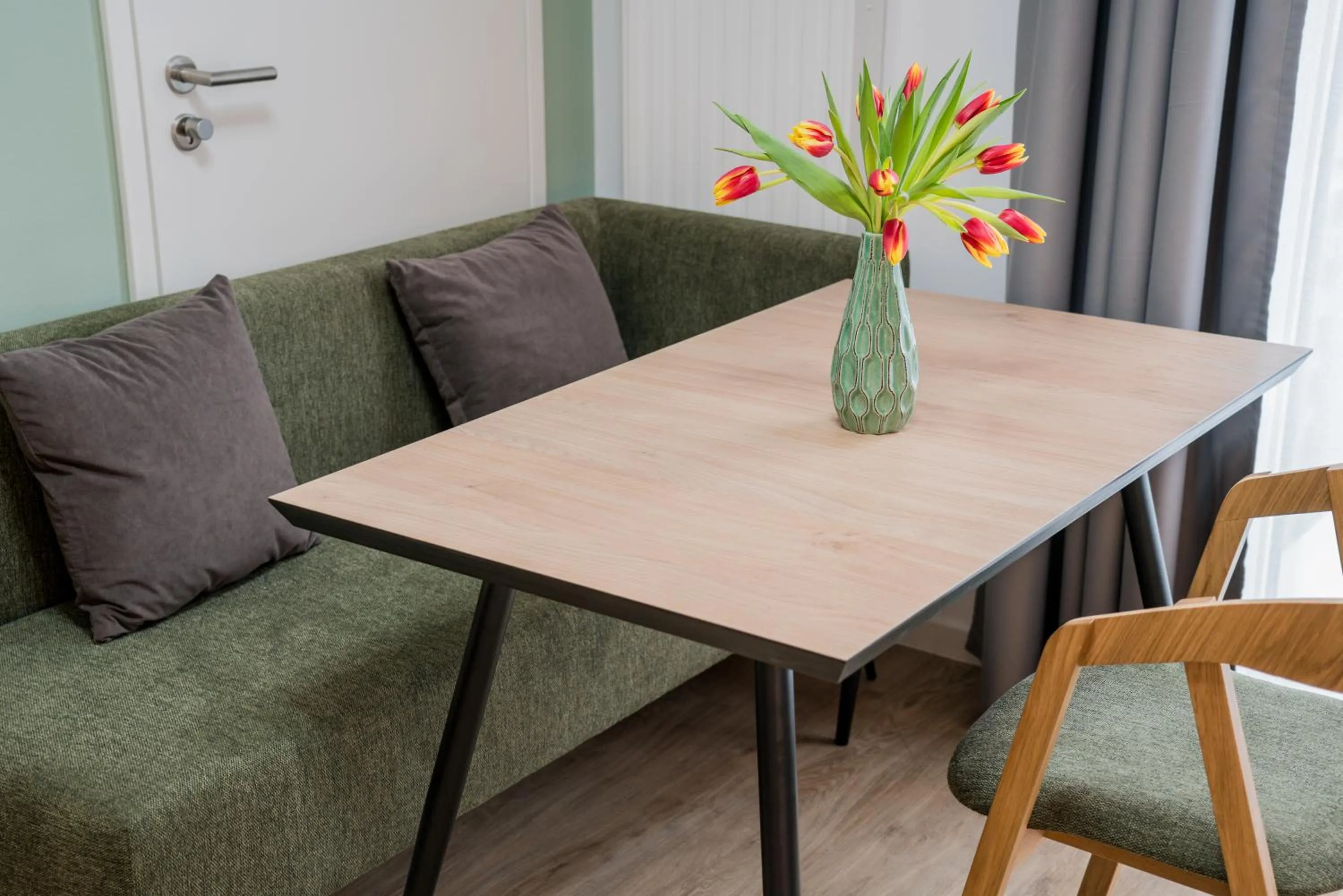 Dining area in Nena Apartments Berlin Adlershof
