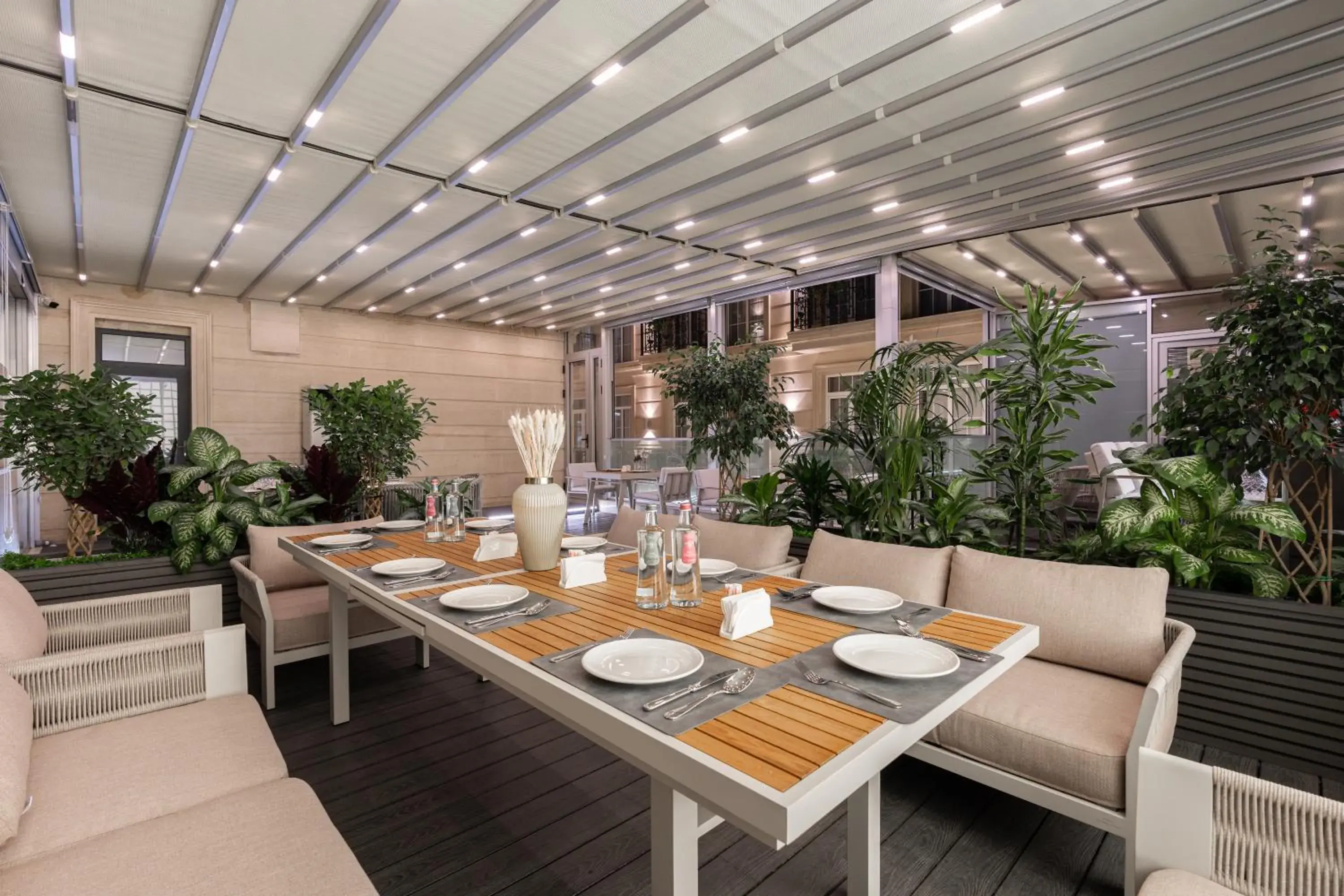 Restaurant/places to eat in Europe Hotel Tashkent Restaurant/places to eat in Europe Hotel Tashkent