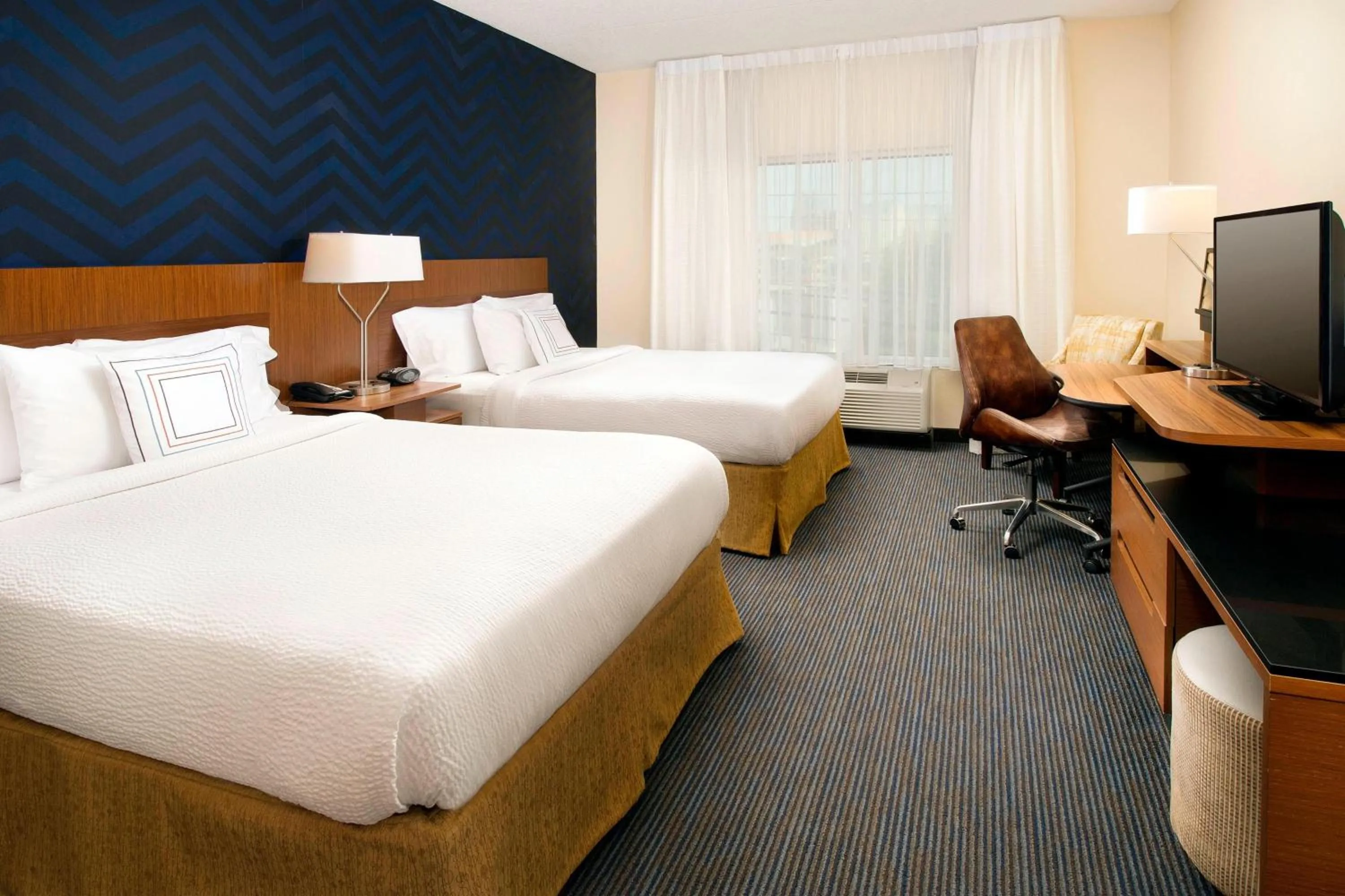 Photo of the whole room, Bed in Fairfield Inn and Suites by Marriott Nashville Downtown/The Gulch