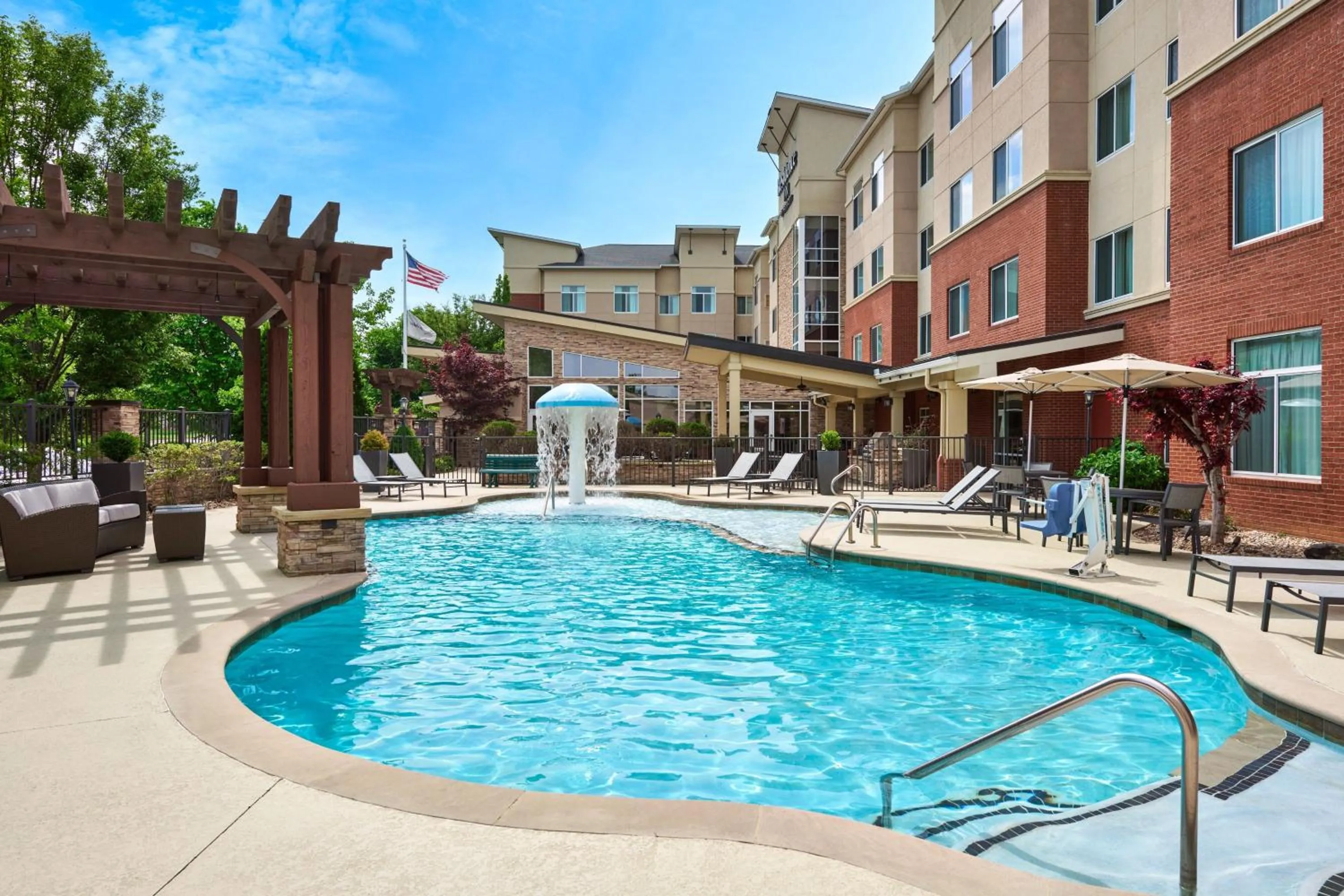 Swimming pool in Residence Inn by Marriott Nashville South East/Murfreesboro