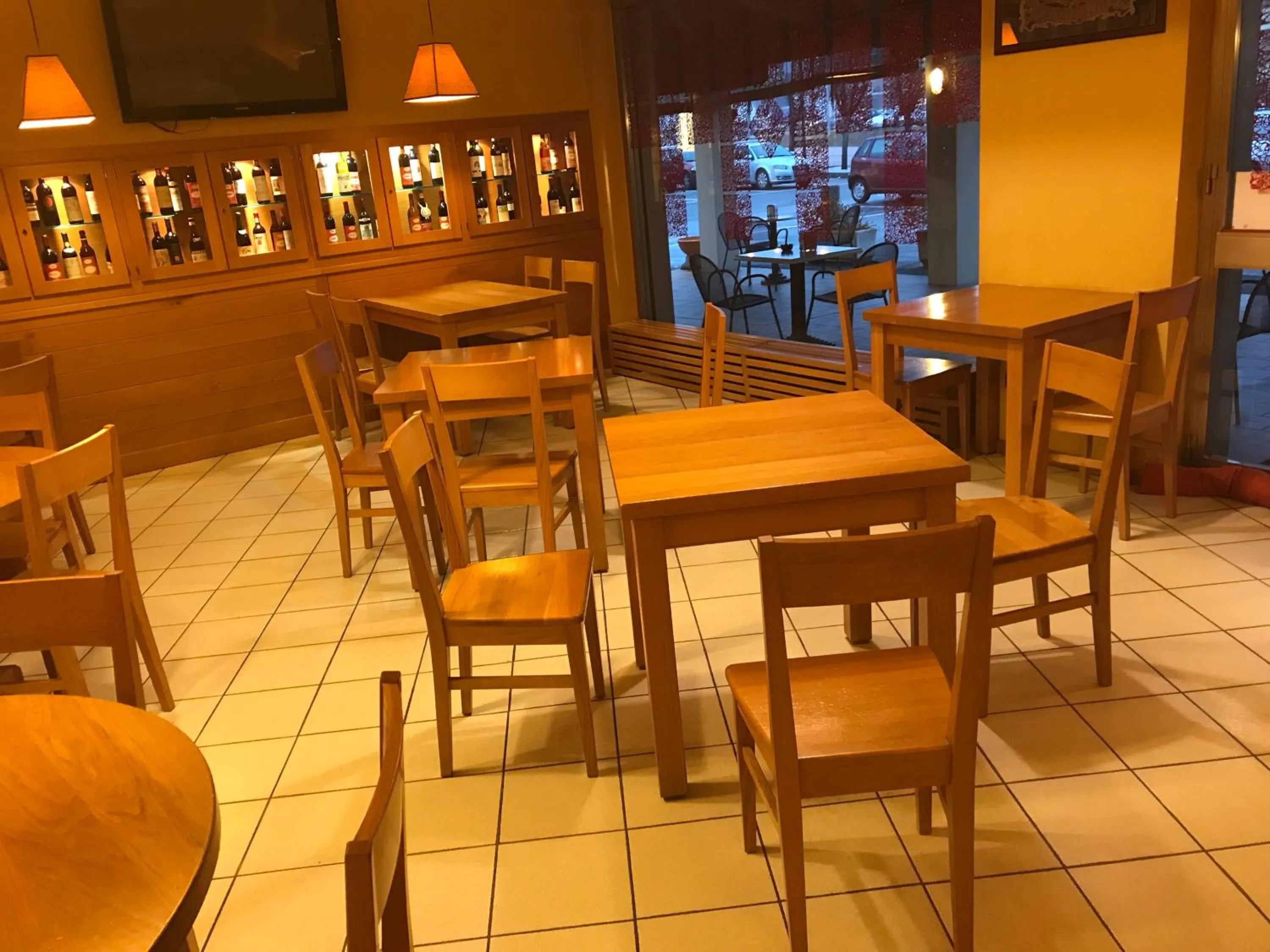 Restaurant/places to eat in Borgonuovo