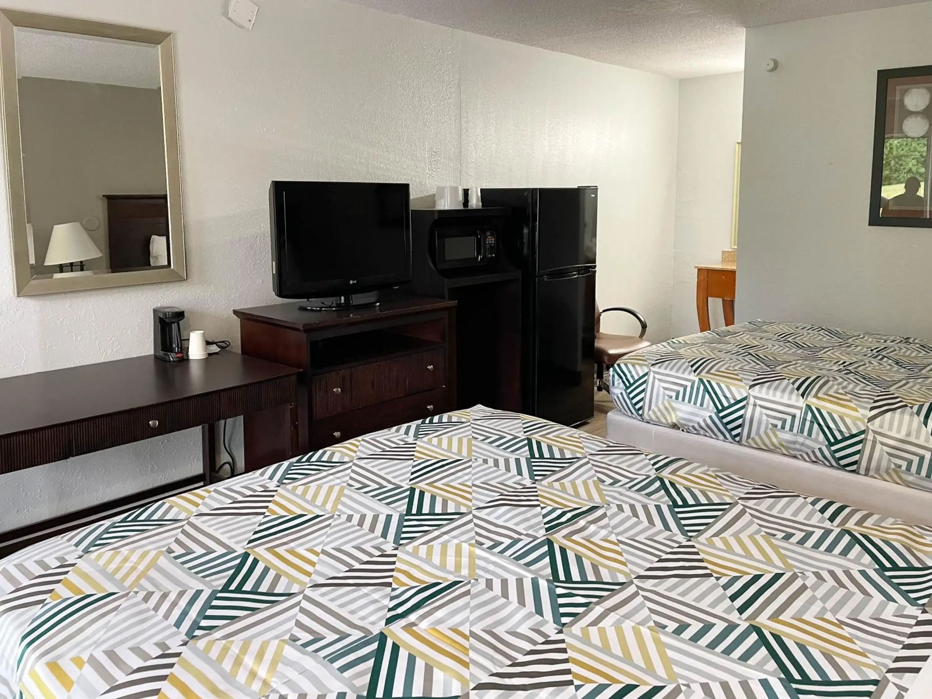 Bedroom, Bed in Suites Wytheville VA Bedroom, Bed in Suites Wytheville VA