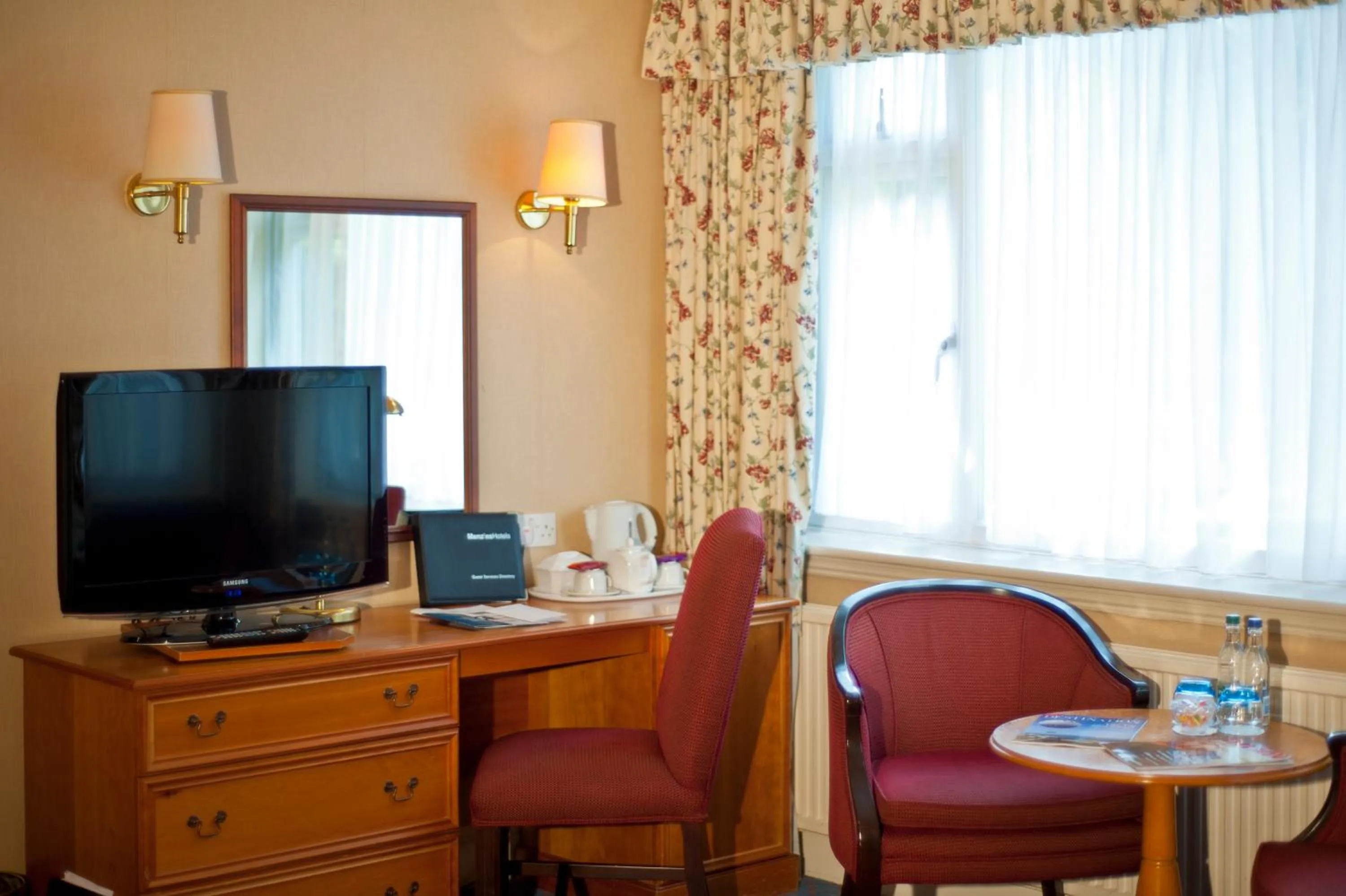 TV and multimedia in Bournemouth Carlton Hotel, BW Signature Collection