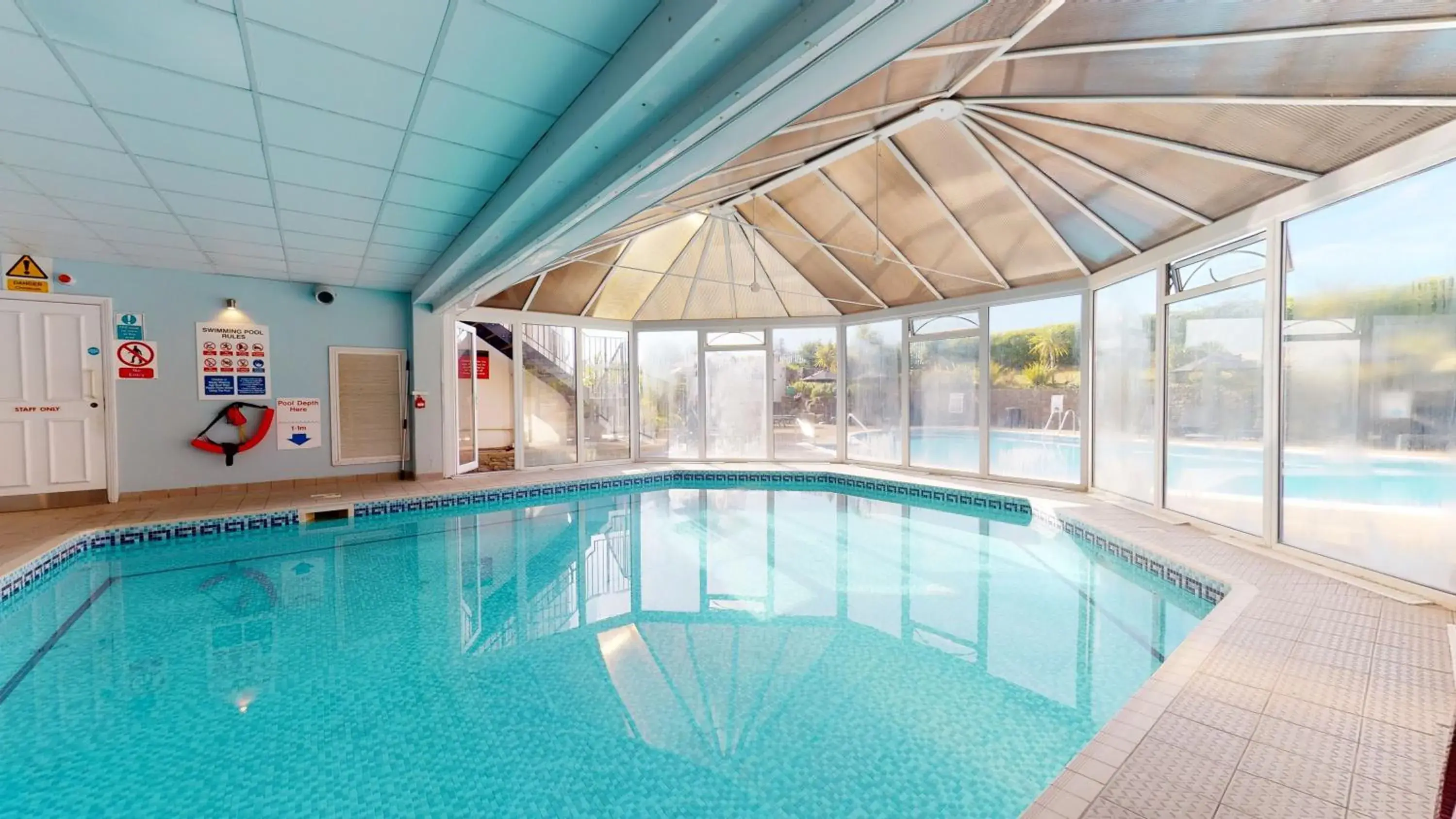Swimming pool in Bournemouth Carlton Hotel, BW Signature Collection Swimming pool in Bournemouth Carlton Hotel, BW Signature Collection