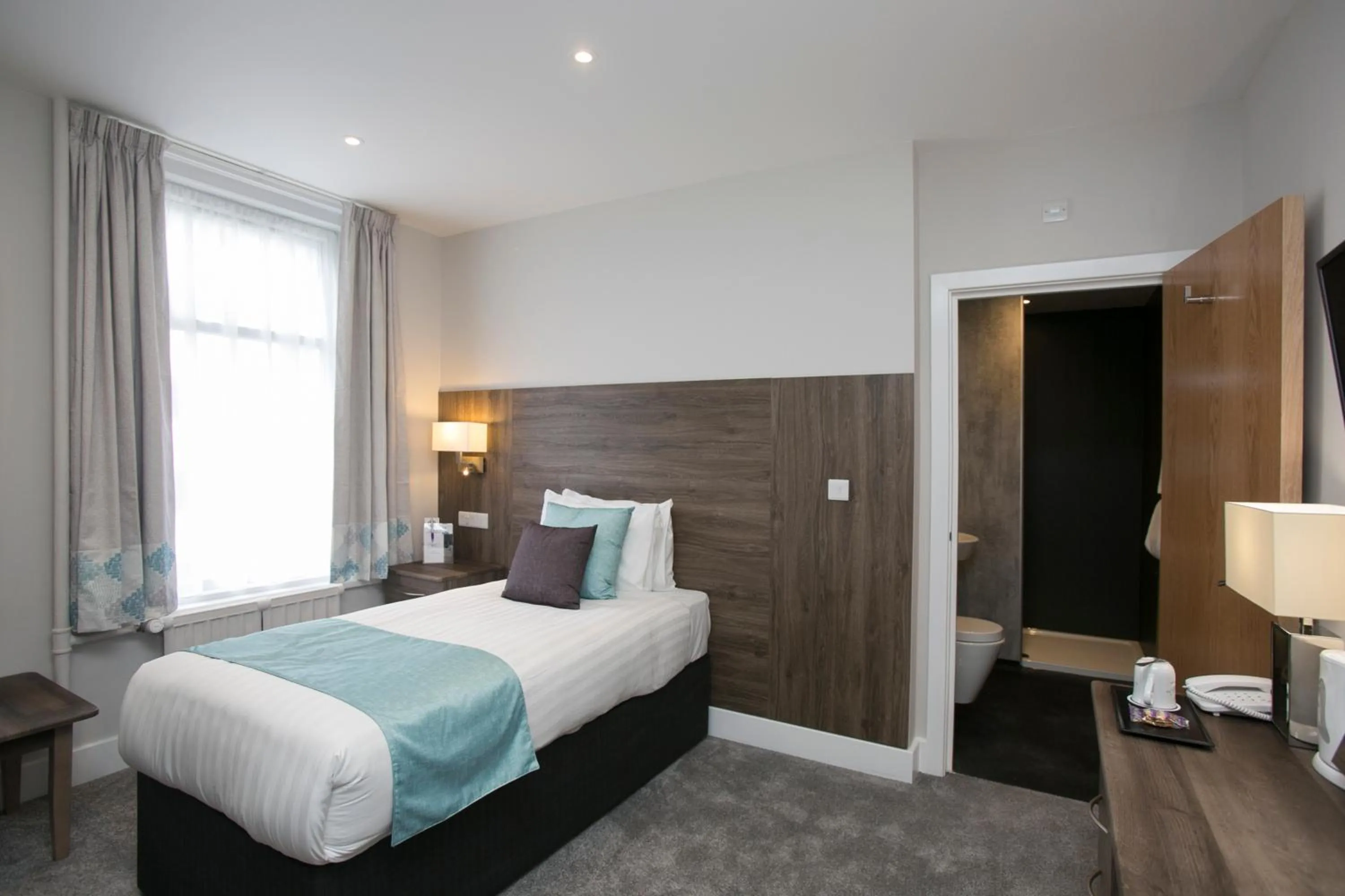 Bedroom, Bed in Marsham Court Hotel