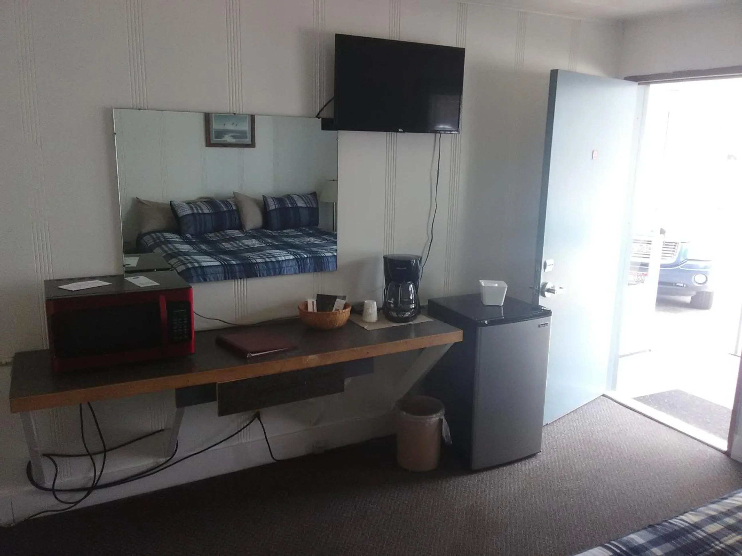 Decorative detail, Bed in Trail Motel