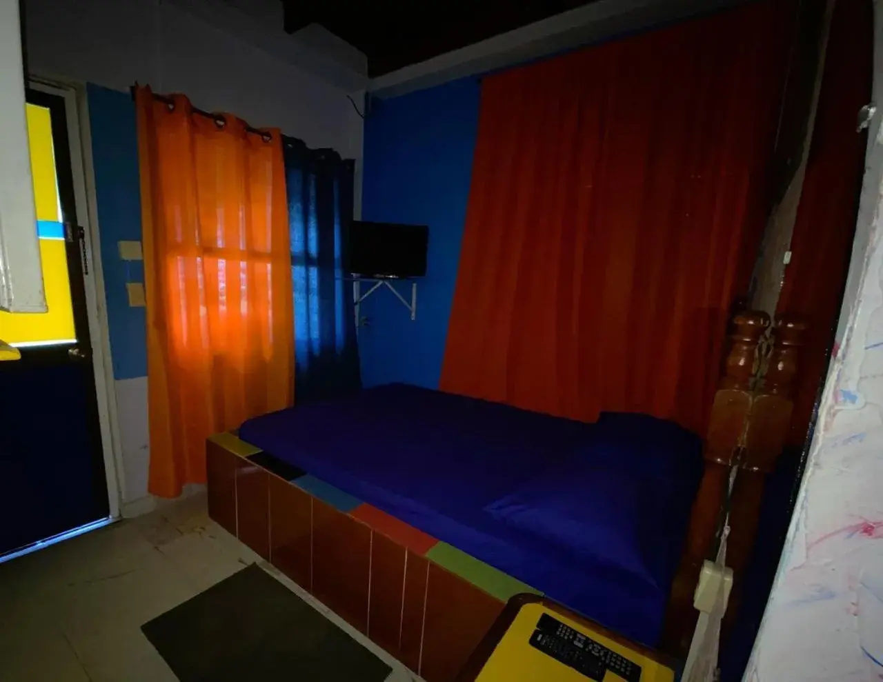 Double Room - Unit 5 in Yellow Moon Guesthouse & Apartments Double Room - Unit 5 in Yellow Moon Guesthouse & Apartments