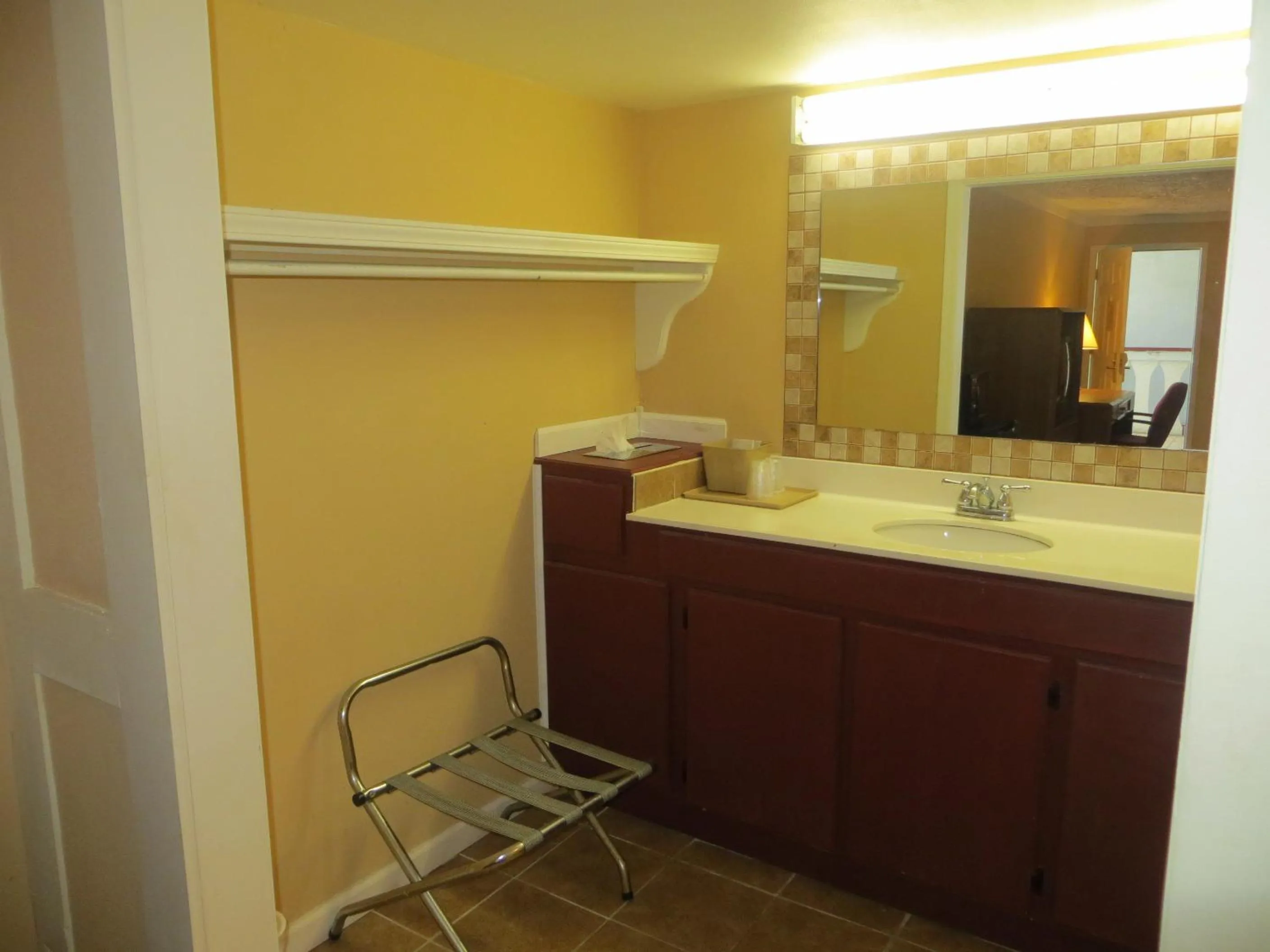 Bathroom in Executive Inn Wichita