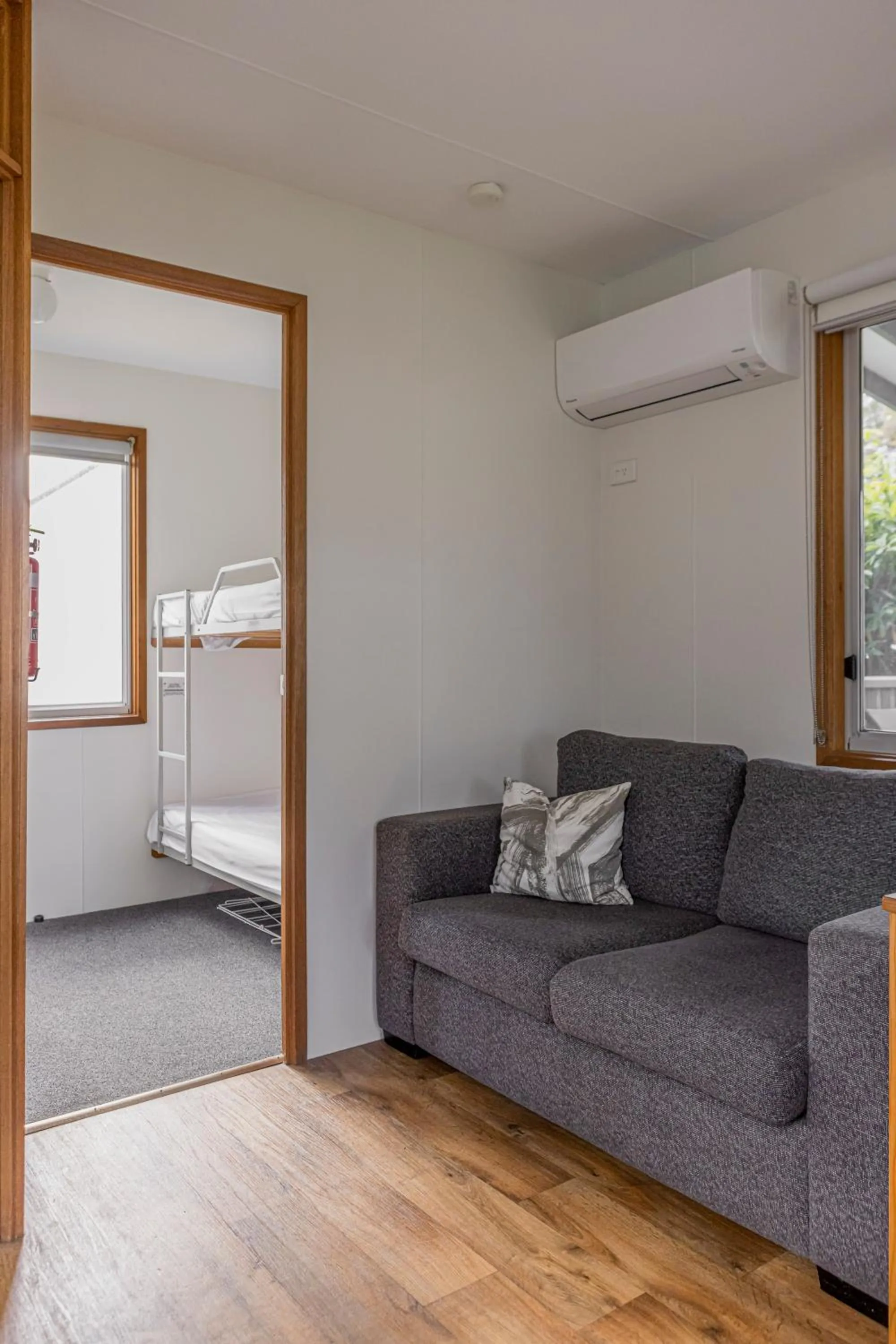Living room, Bed in Ocean Grove Holiday Park